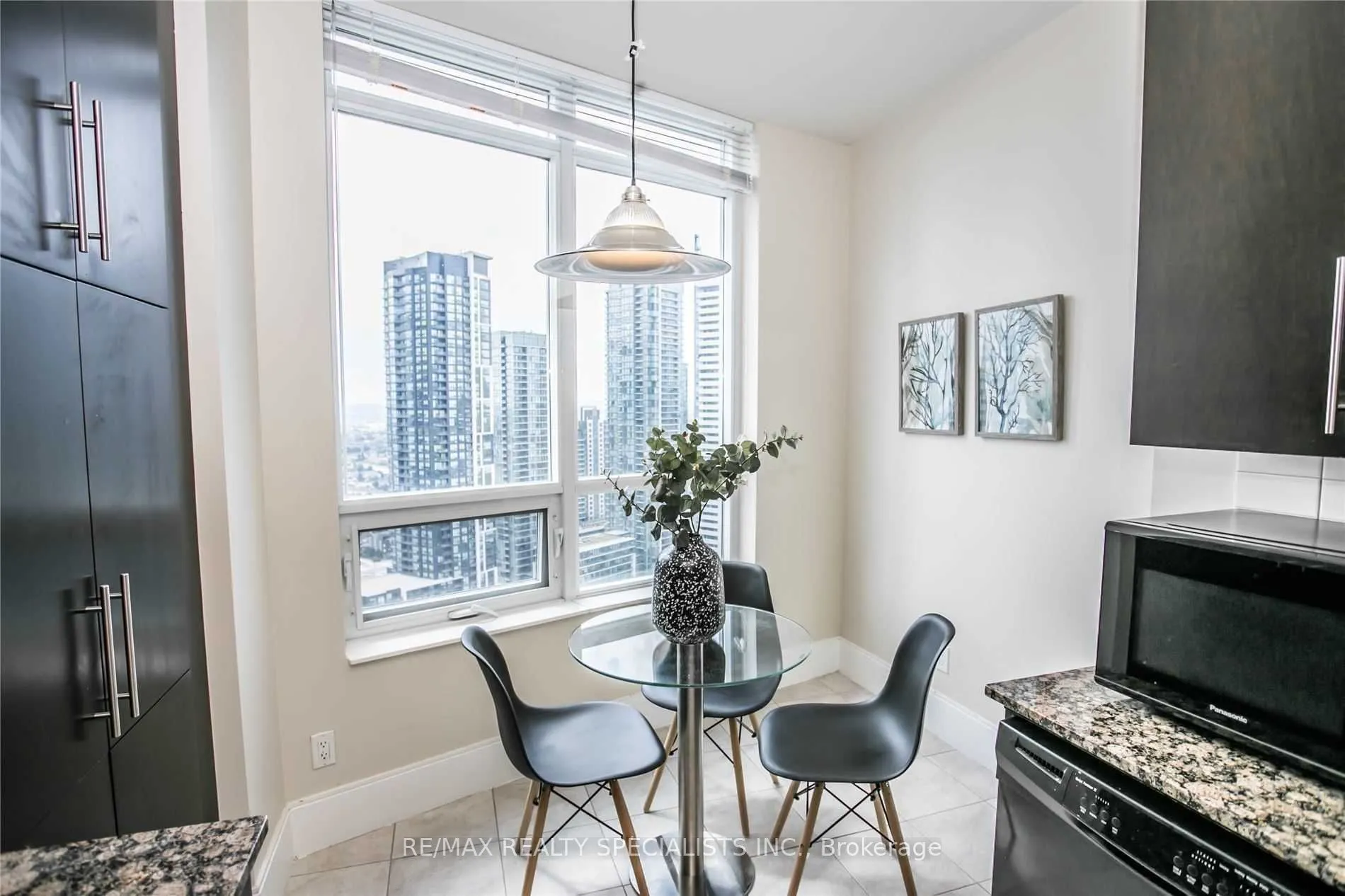 330 Burnhamthorpe Road, #3203