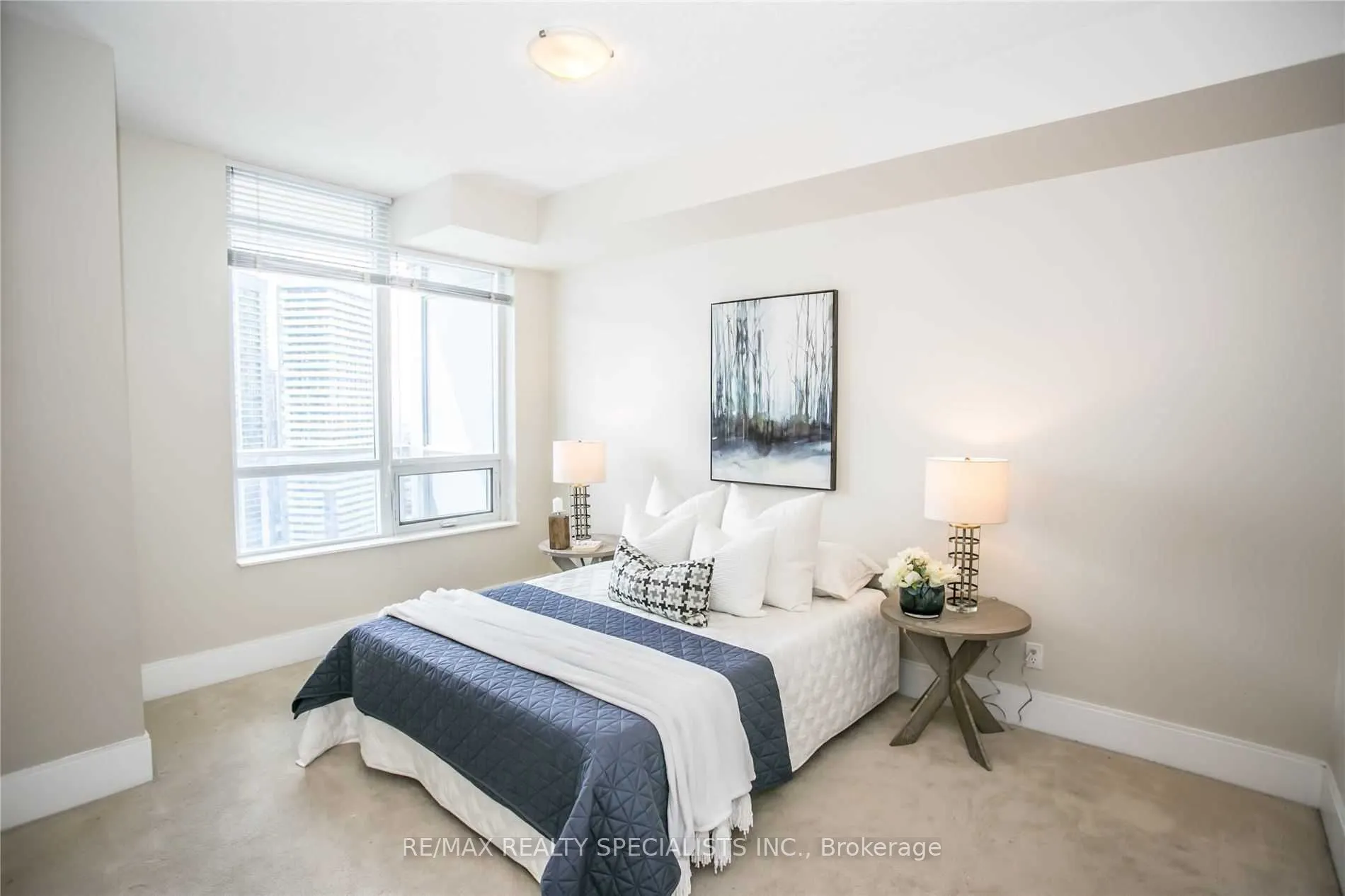 330 Burnhamthorpe Road, #3203