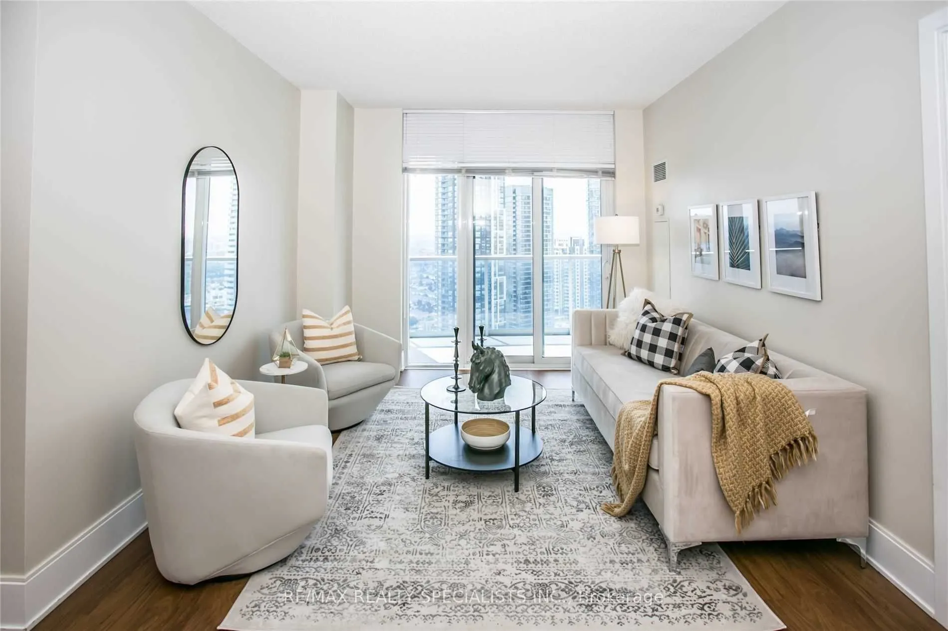 330 Burnhamthorpe Road, #3203