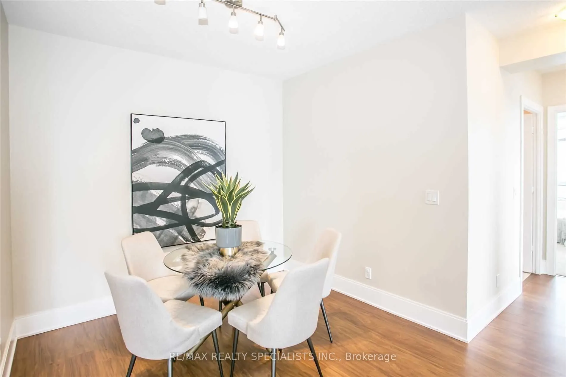 330 Burnhamthorpe Road, #3203