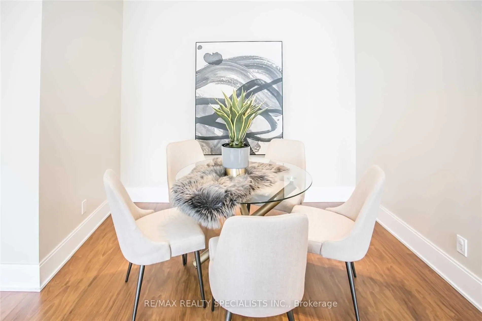 330 Burnhamthorpe Road, #3203