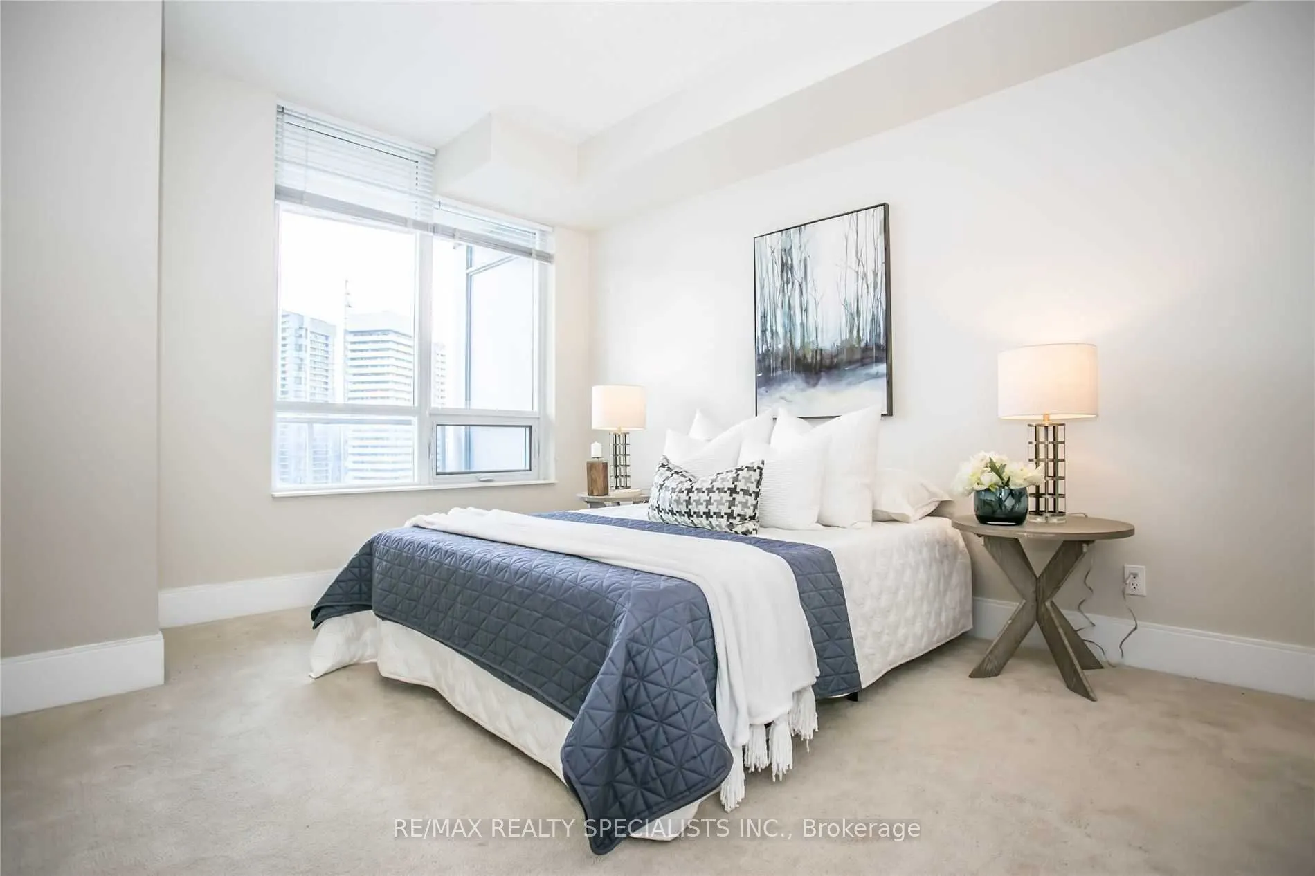 330 Burnhamthorpe Road, #3203