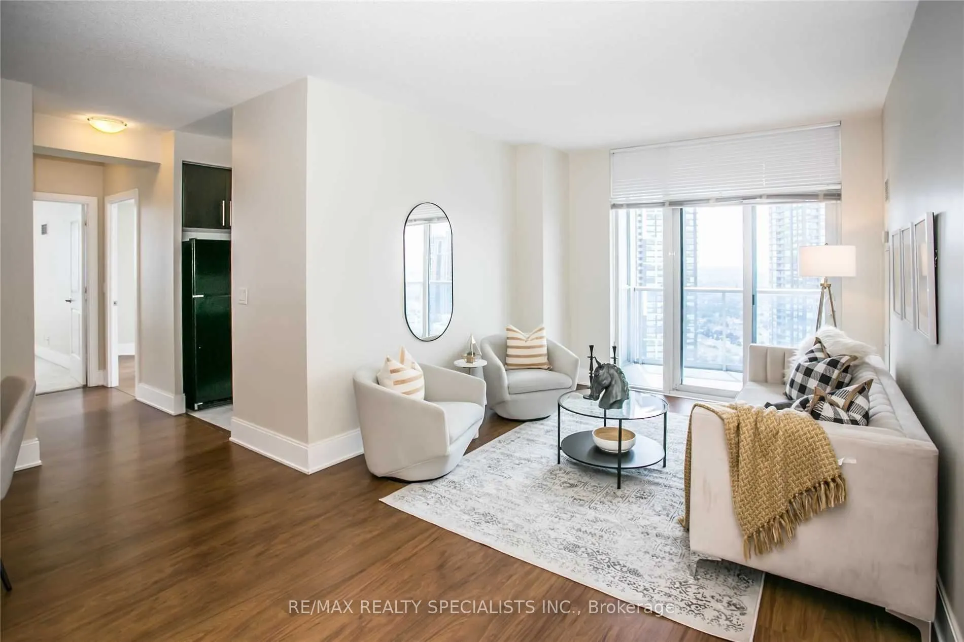 330 Burnhamthorpe Road, #3203