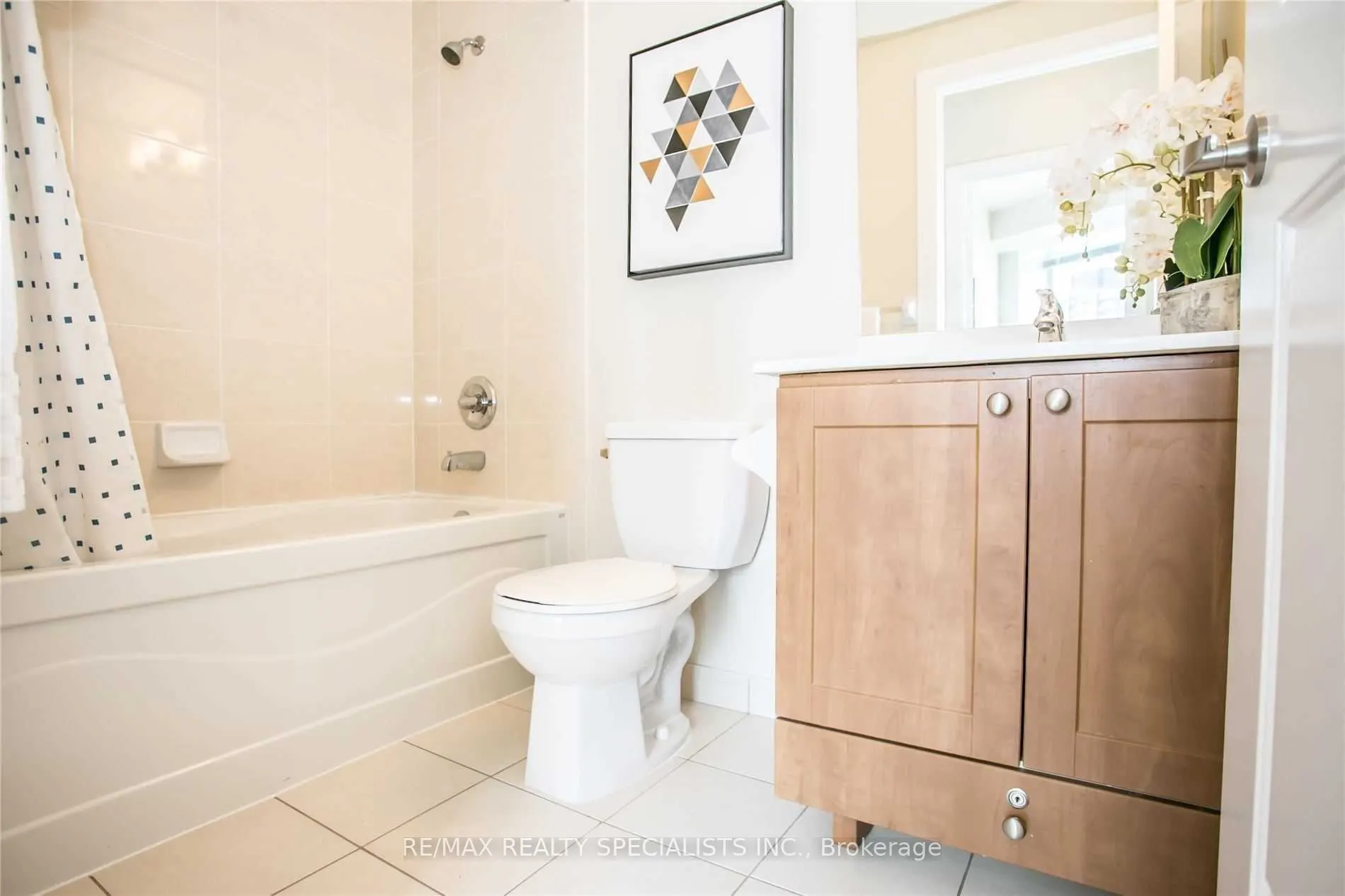 330 Burnhamthorpe Road, #3203