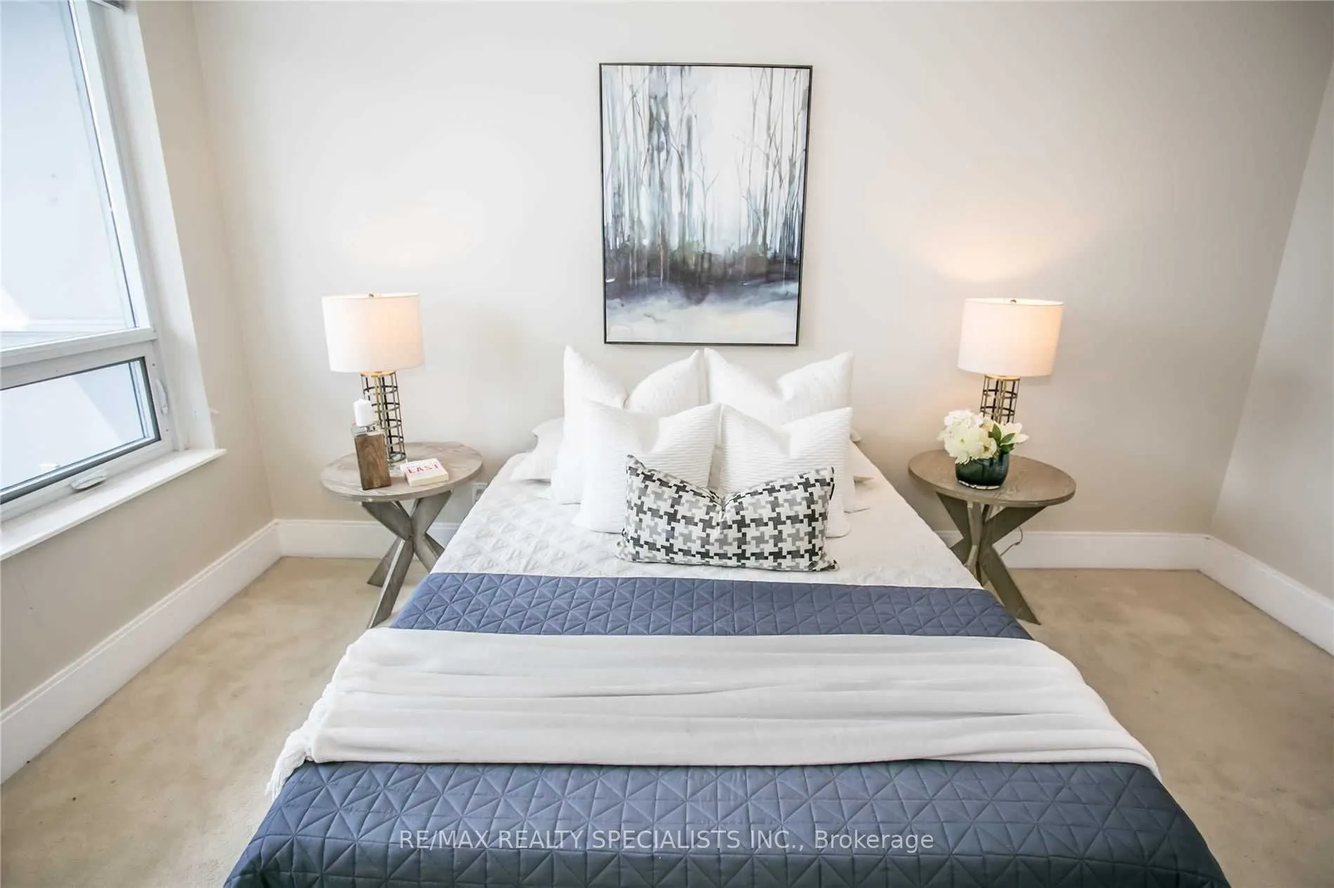 330 Burnhamthorpe Road, #3203