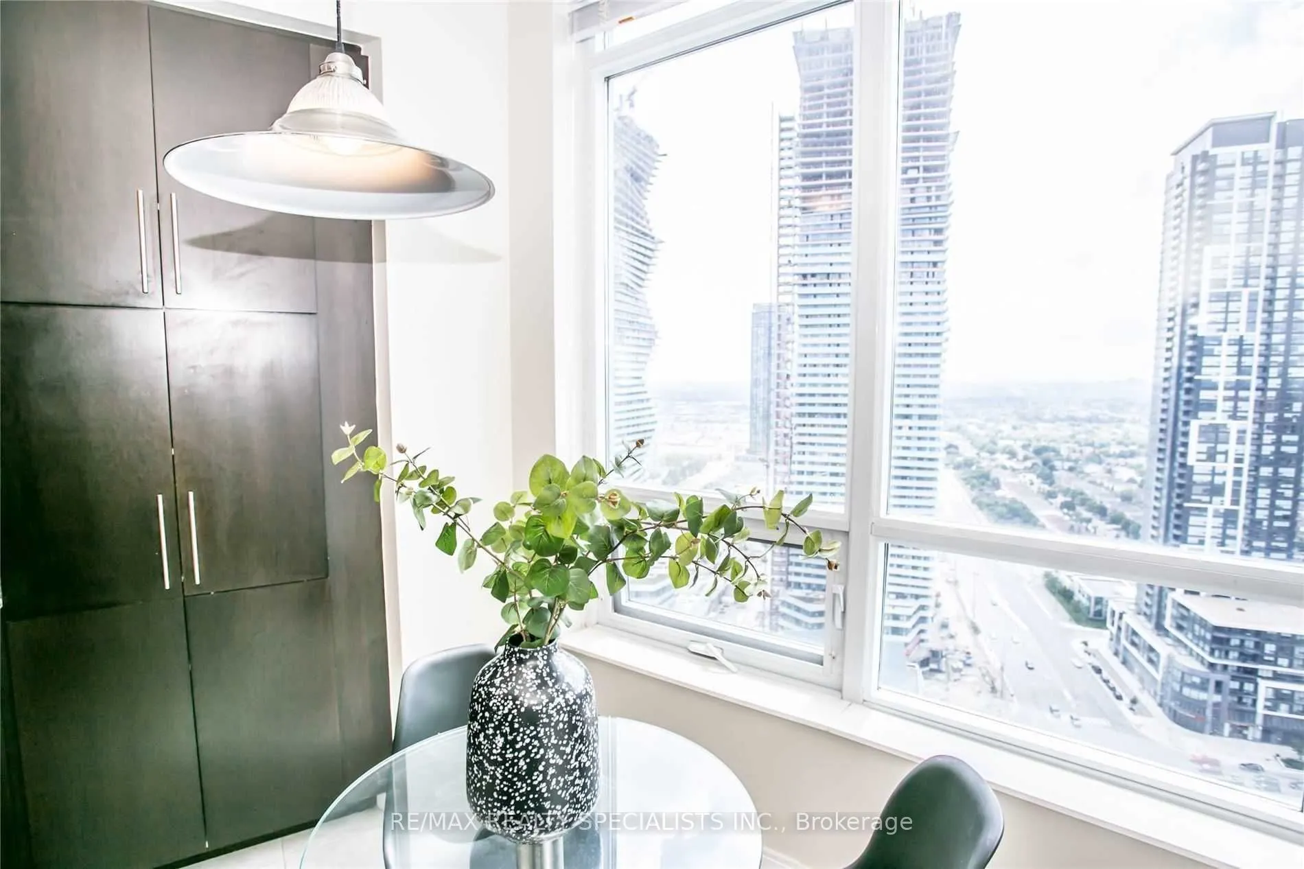 330 Burnhamthorpe Road, #3203