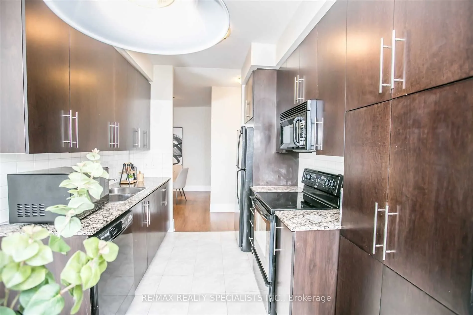 330 Burnhamthorpe Road, #3203