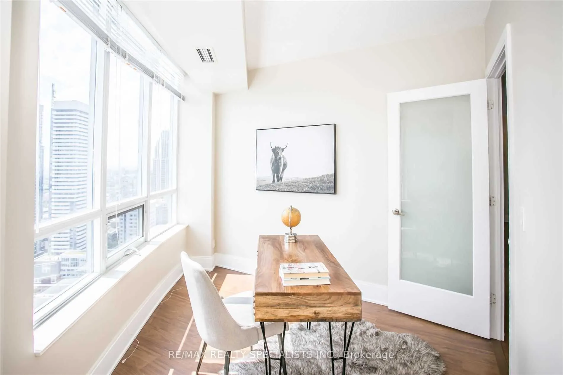 330 Burnhamthorpe Road, #3203