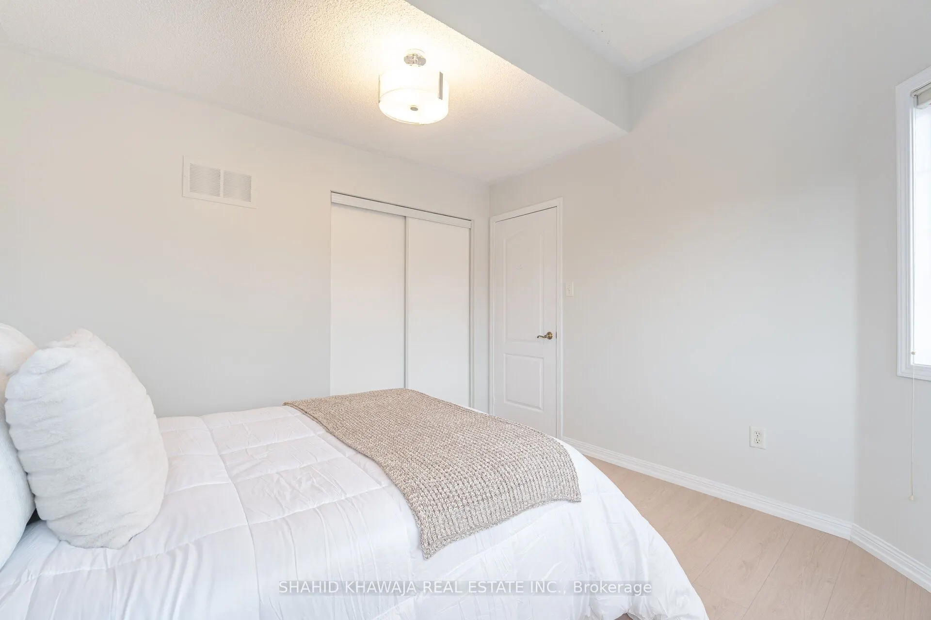 3807 Deepwood Heights