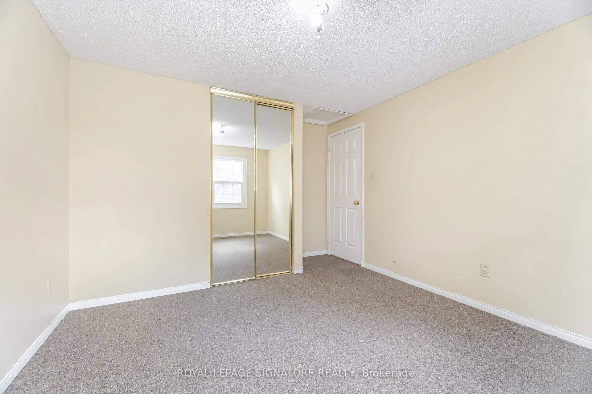 5684 Talaton Trail