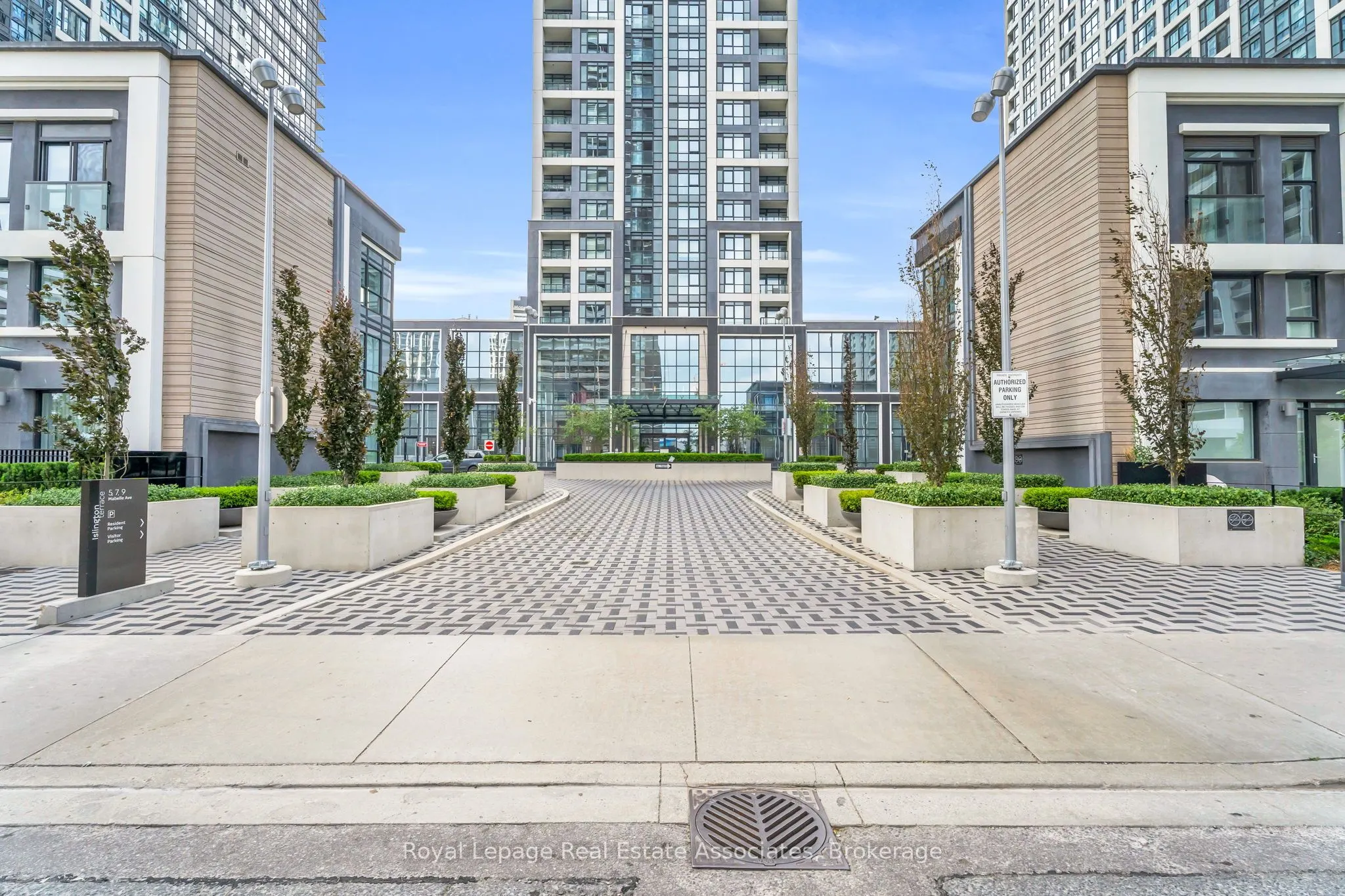 9 Mabelle Avenue, #2422