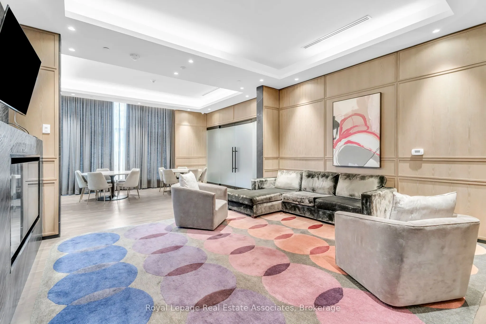 9 Mabelle Avenue, #2422