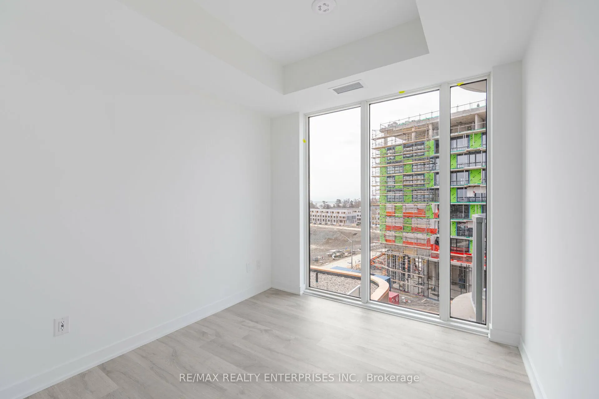 220 Missinnihe Way, #613