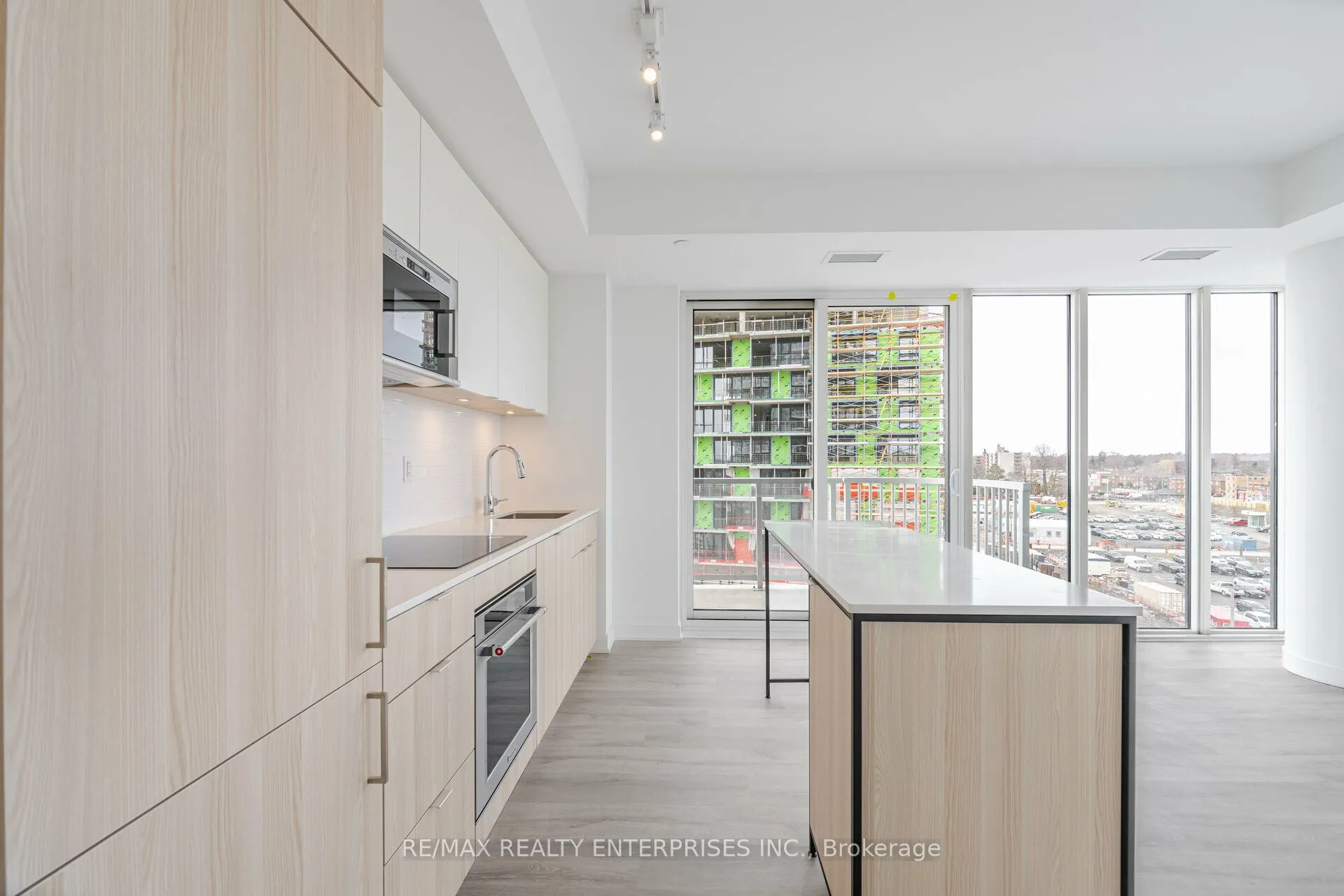 220 Missinnihe Way, #613