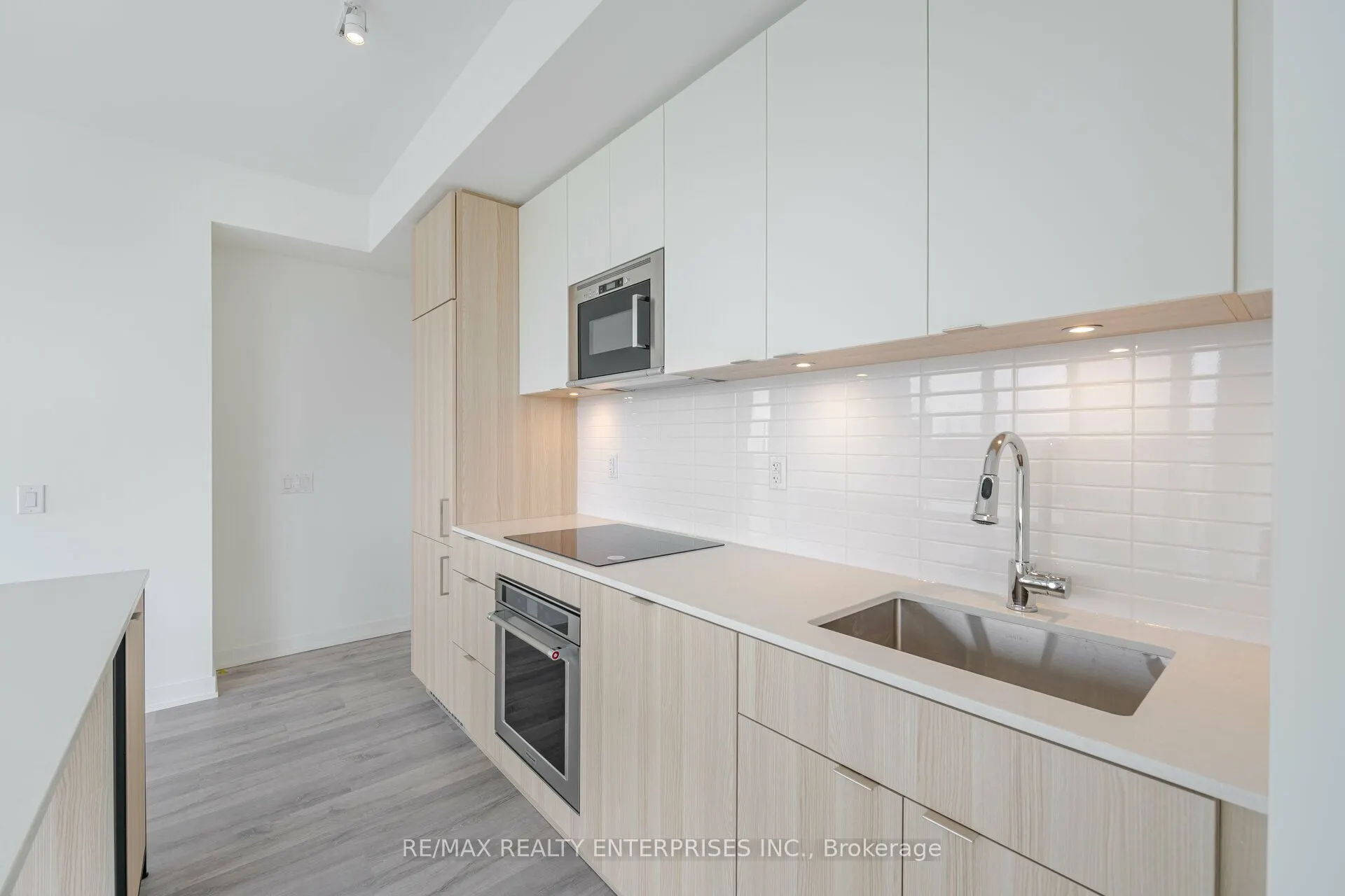 220 Missinnihe Way, #613