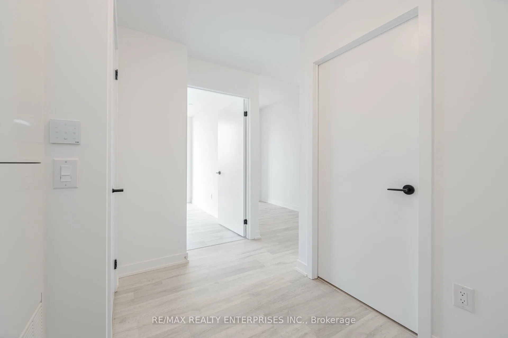 220 Missinnihe Way, #613