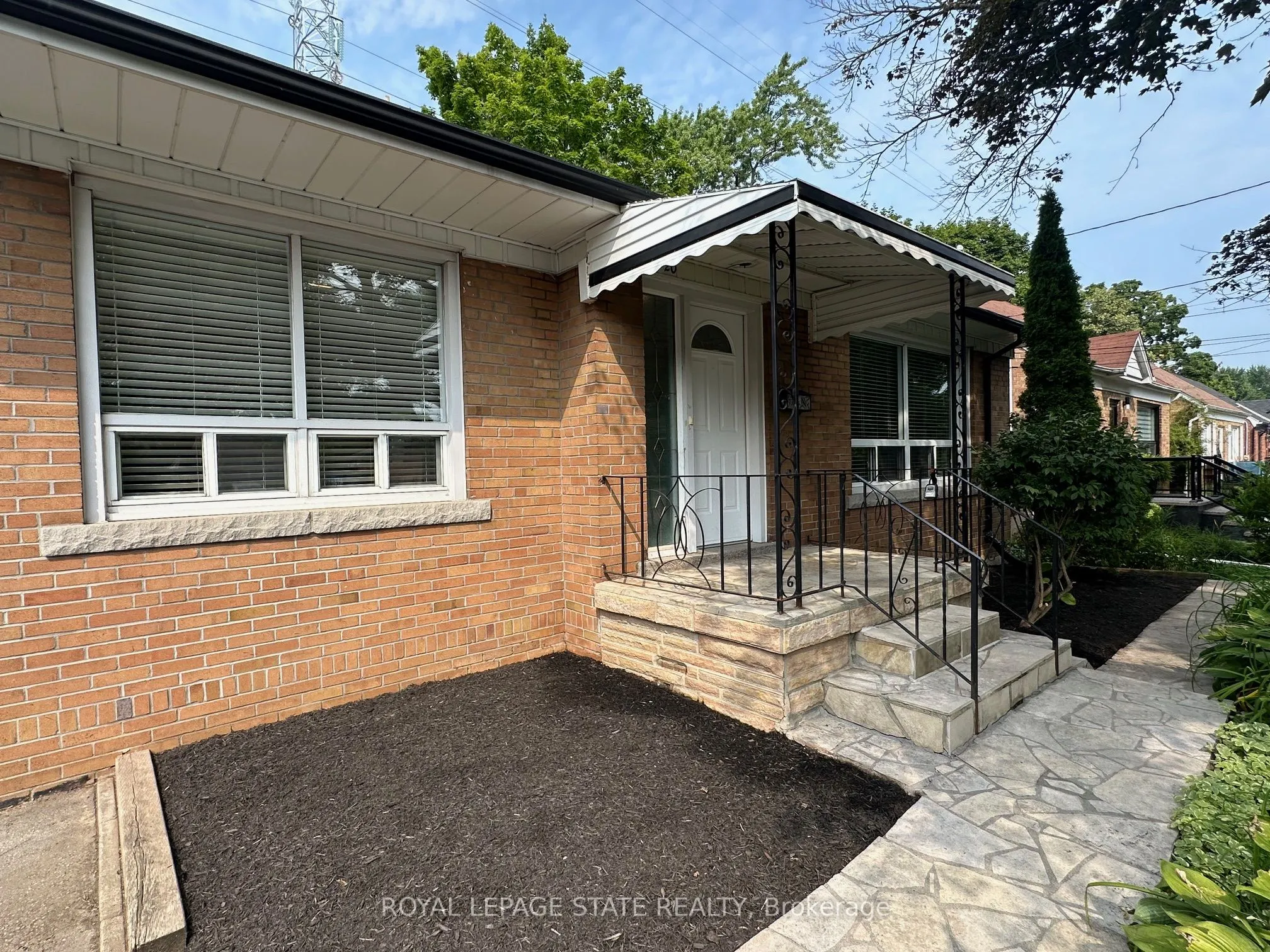 20 Lloyd Manor Road