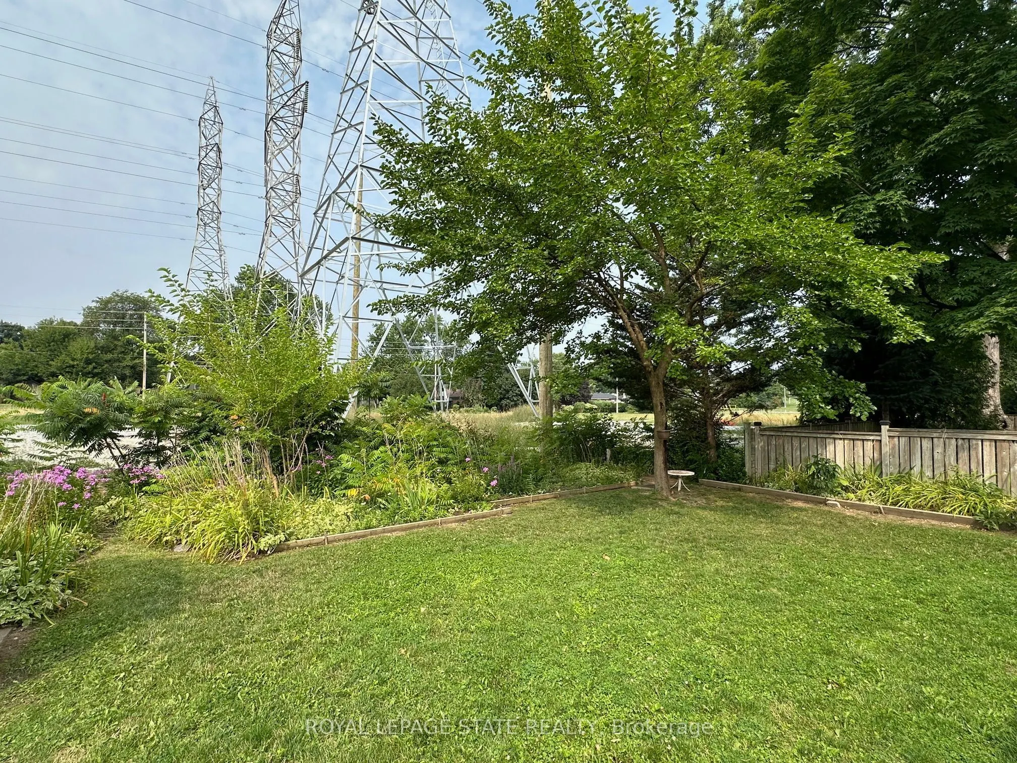 20 Lloyd Manor Road
