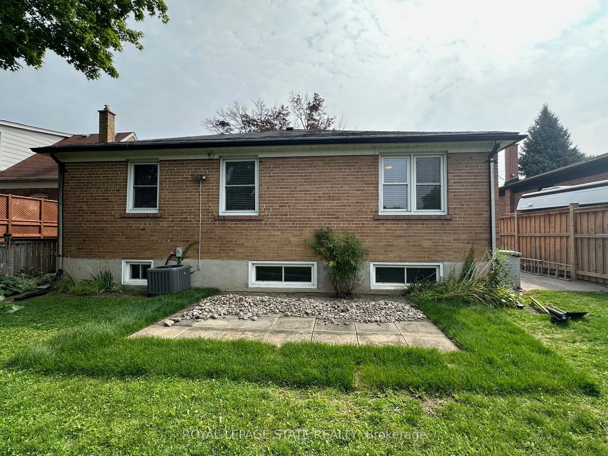 20 Lloyd Manor Road