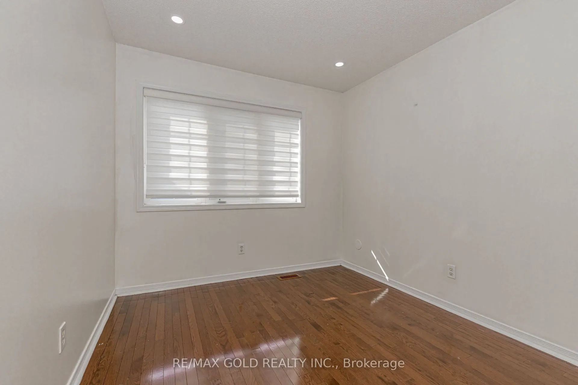 90 Tideland Drive