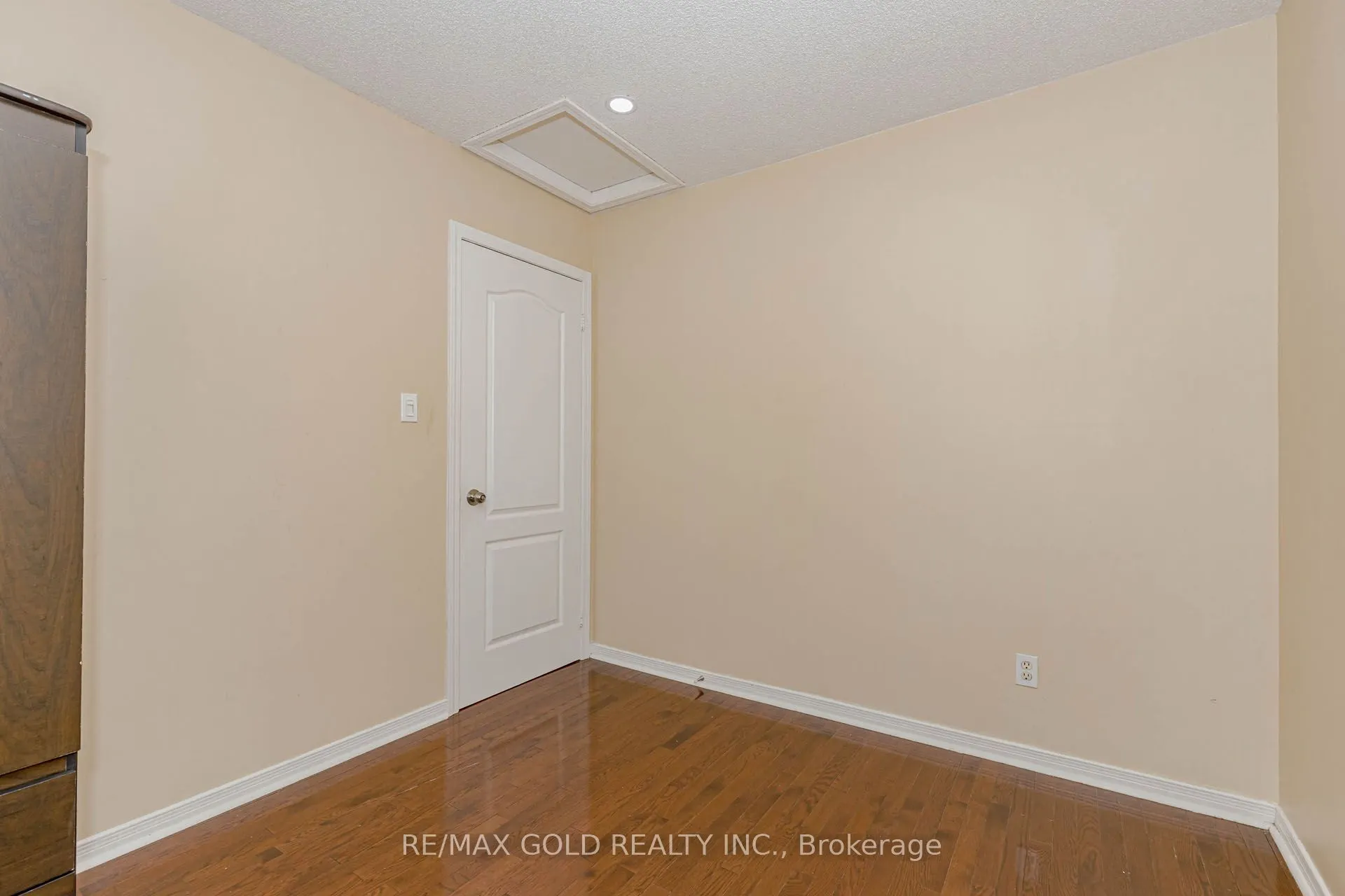 90 Tideland Drive