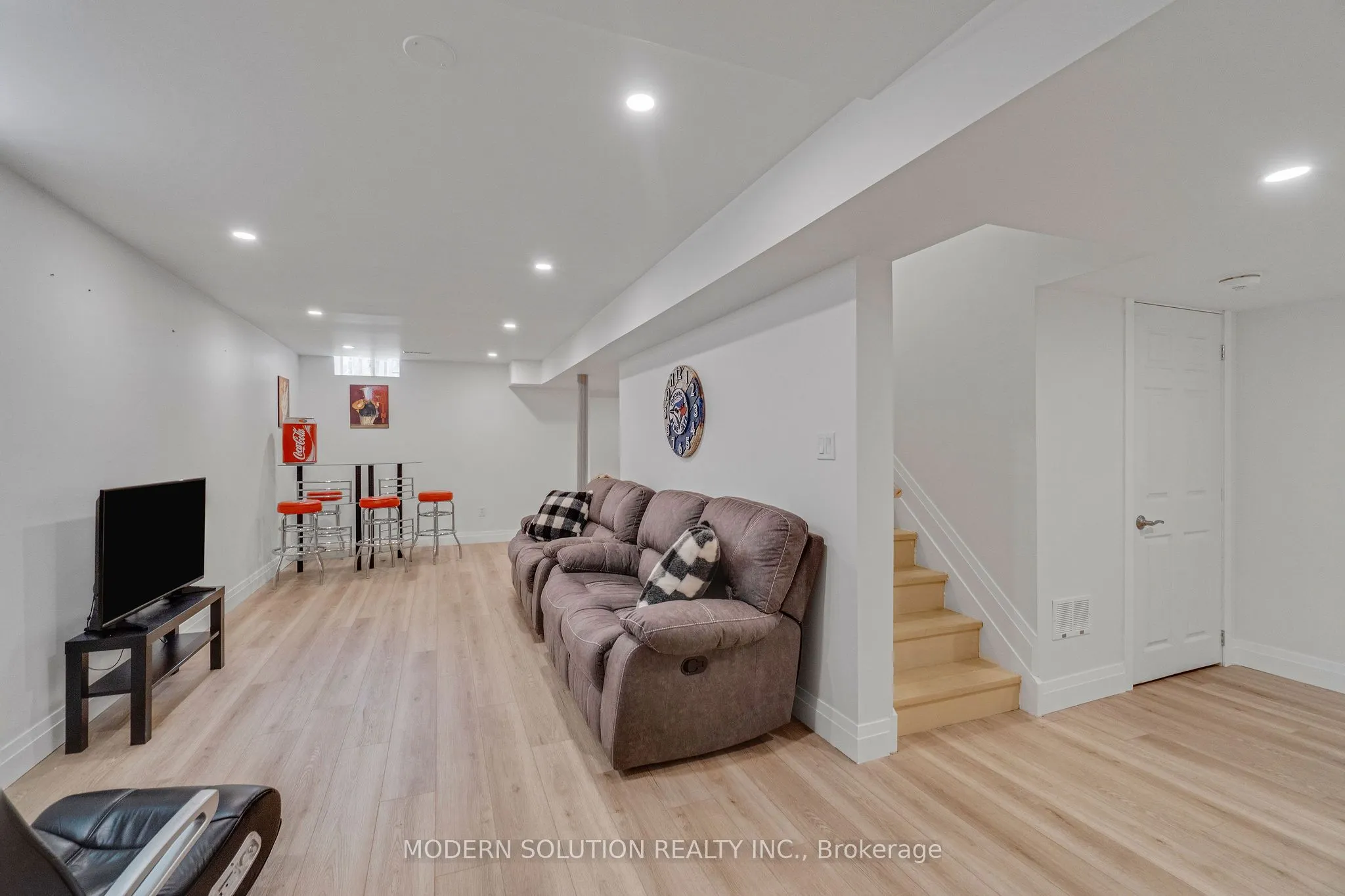 4806 Crystal Rose Drive S