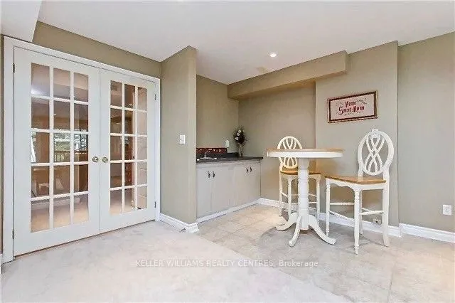 2113 Pinevalley Crescent