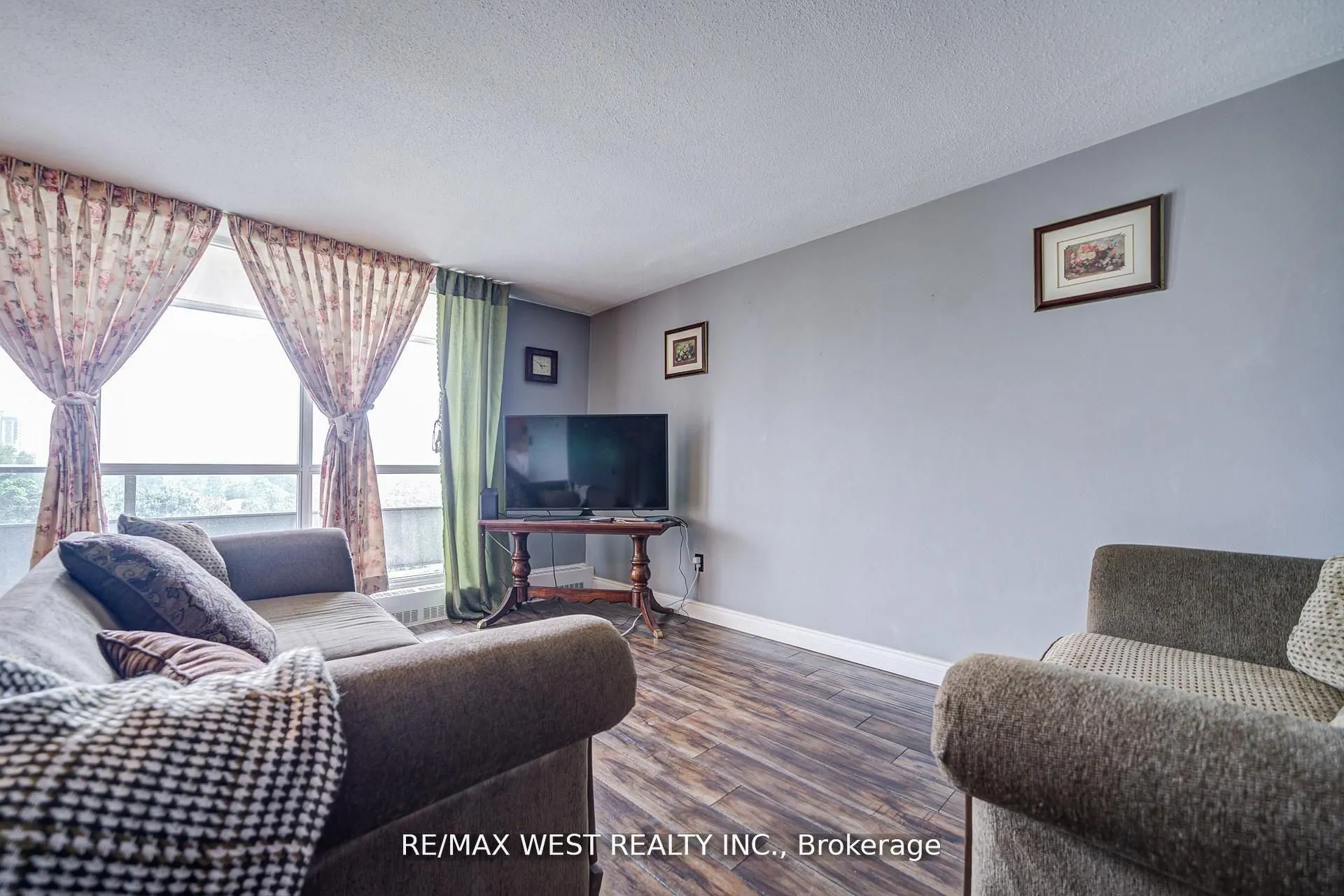 44 Longbourne Drive, #606