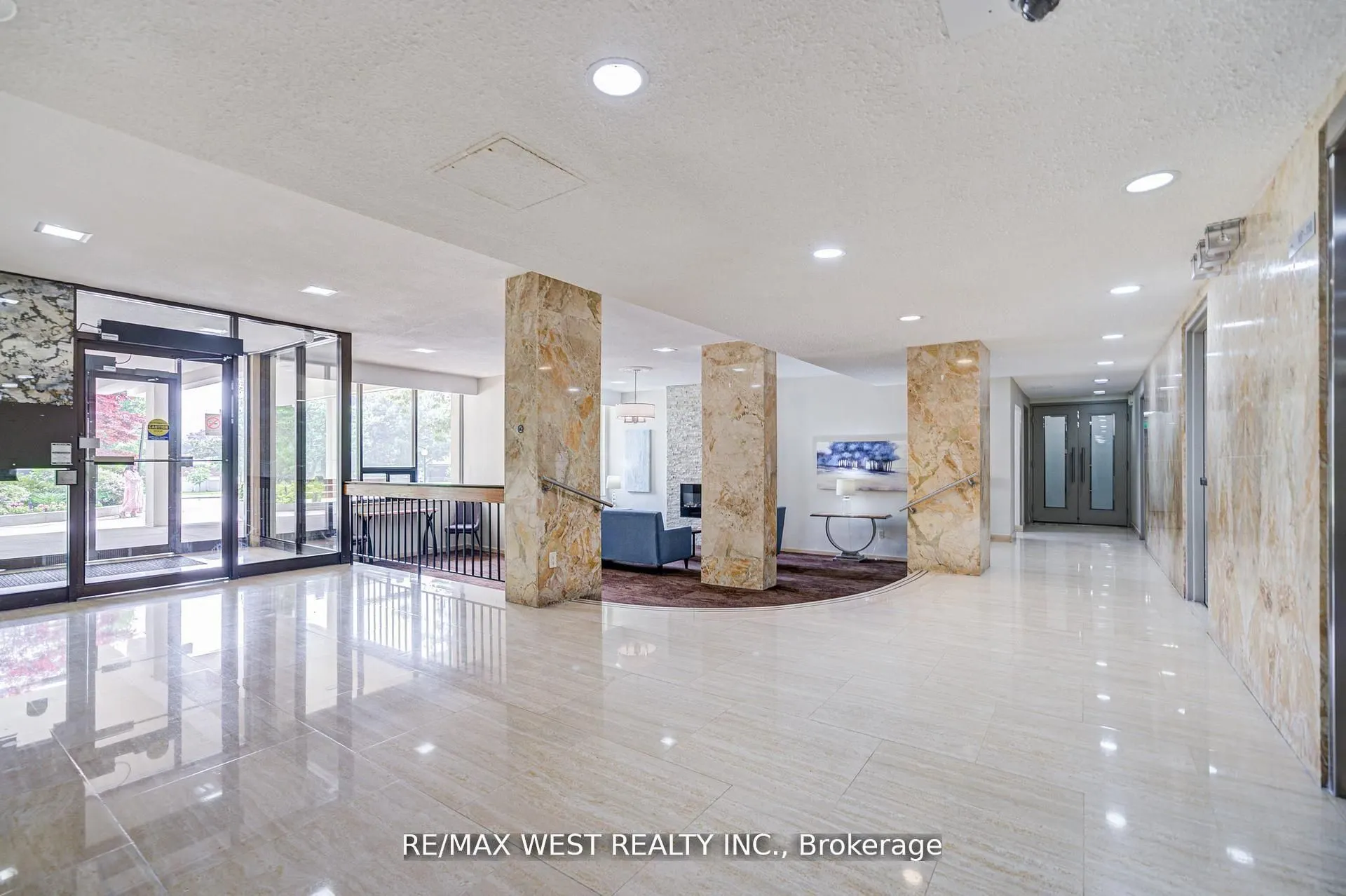 44 Longbourne Drive, #606