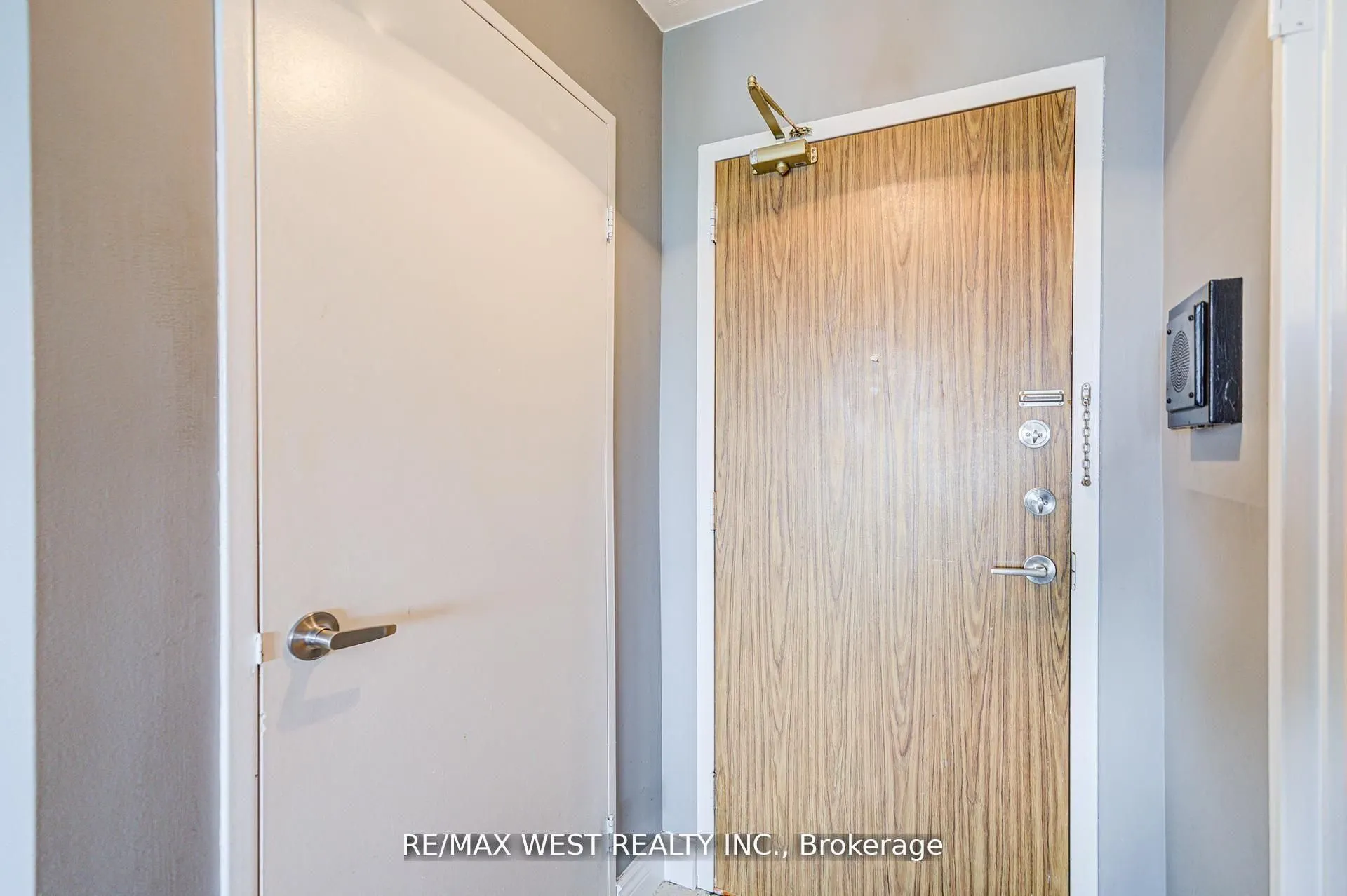 44 Longbourne Drive, #606