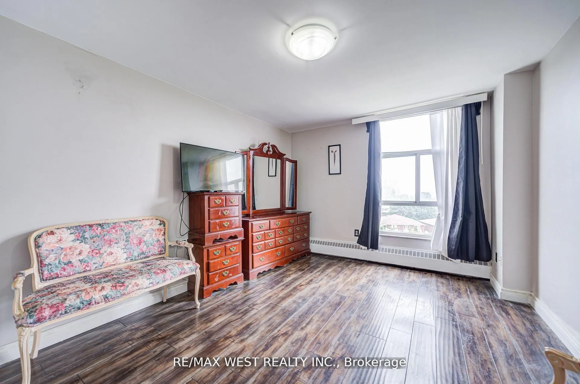 44 Longbourne Drive, #606
