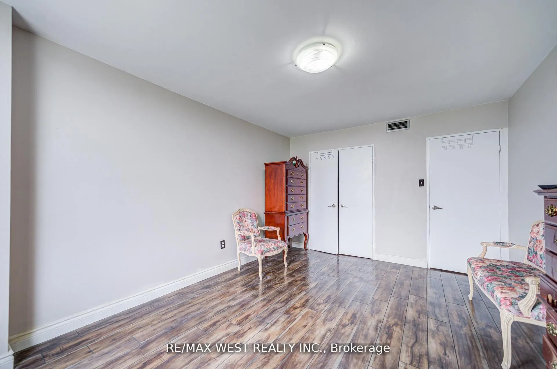 44 Longbourne Drive, #606