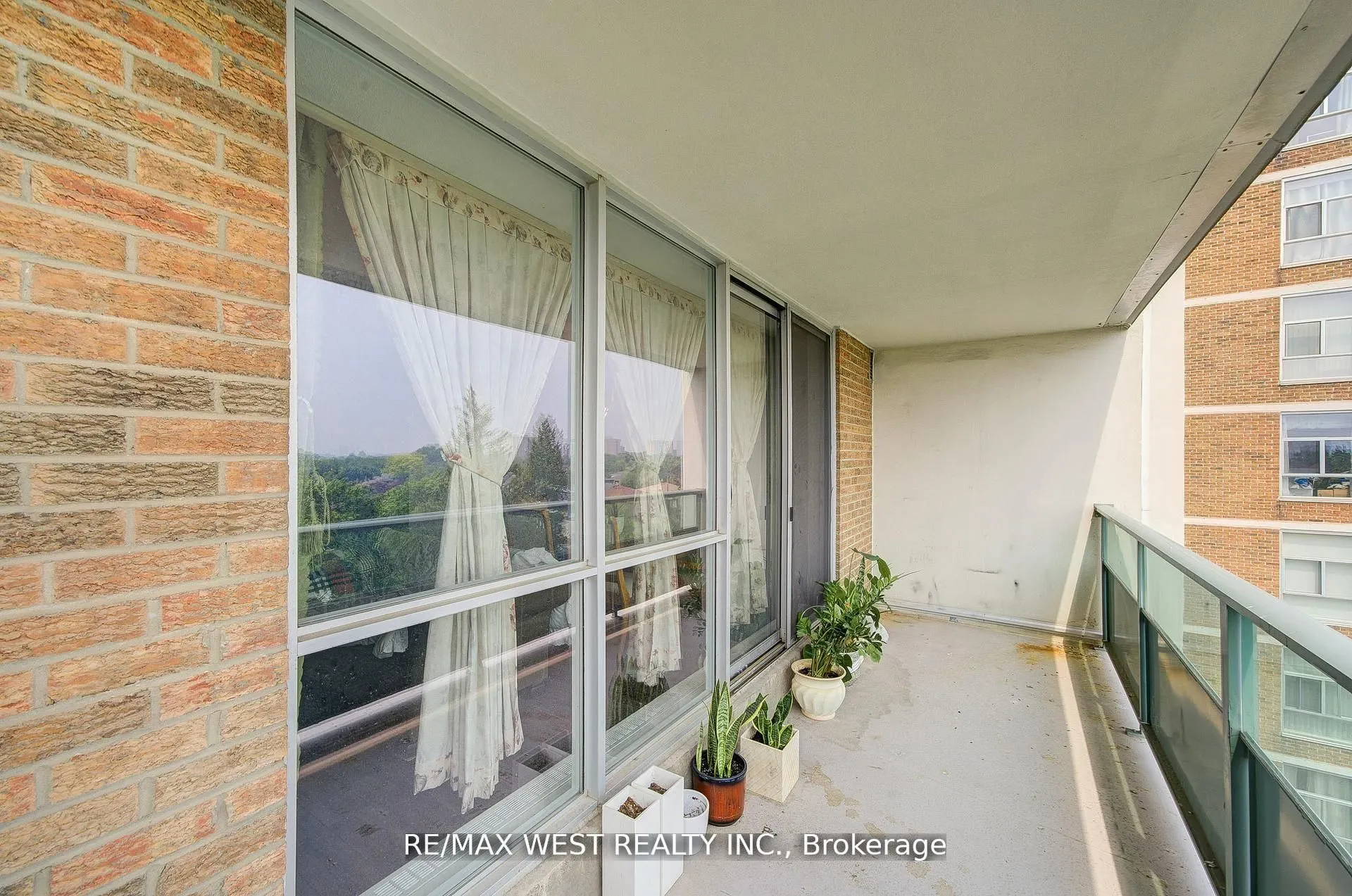 44 Longbourne Drive, #606