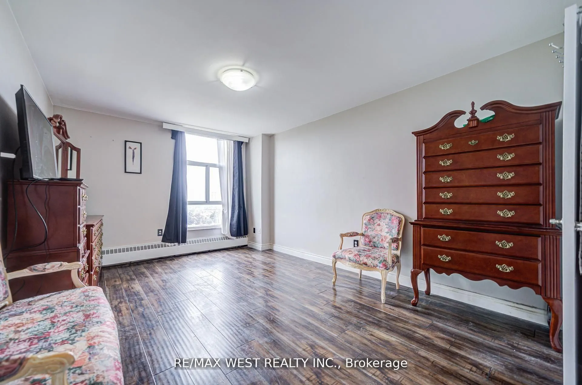 44 Longbourne Drive, #606