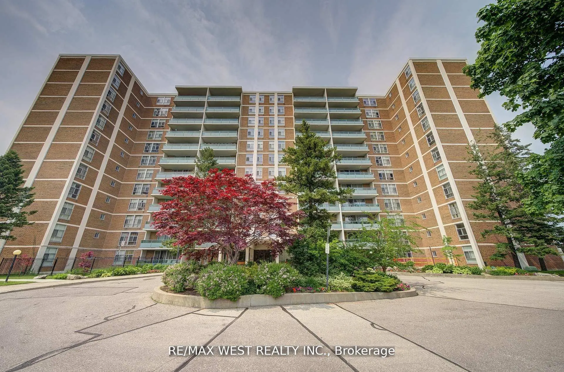 44 Longbourne Drive, #606
