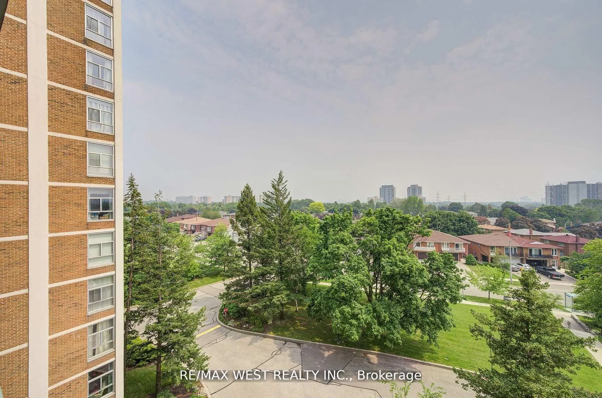 44 Longbourne Drive, #606
