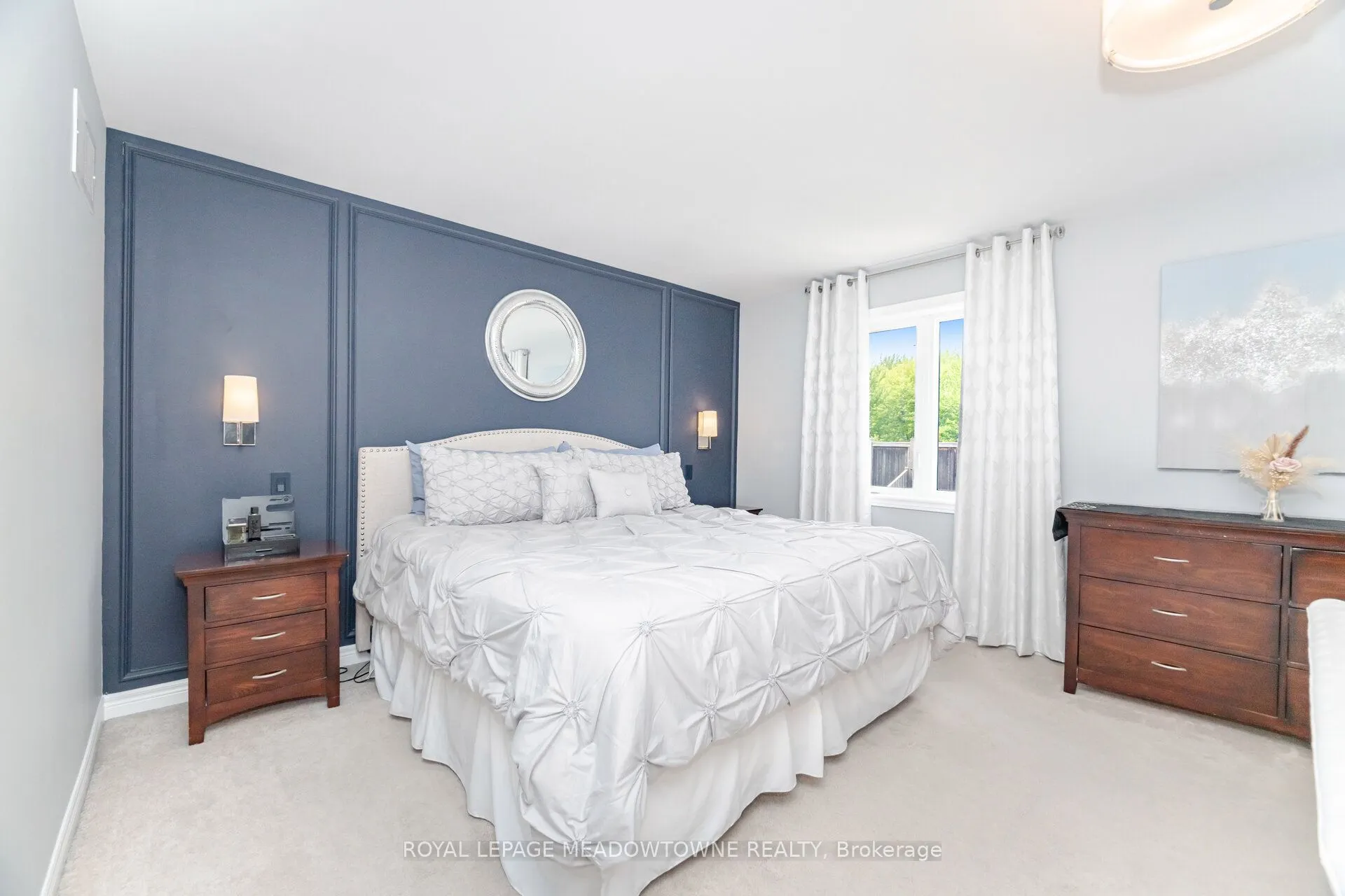 345 Bussel Crescent