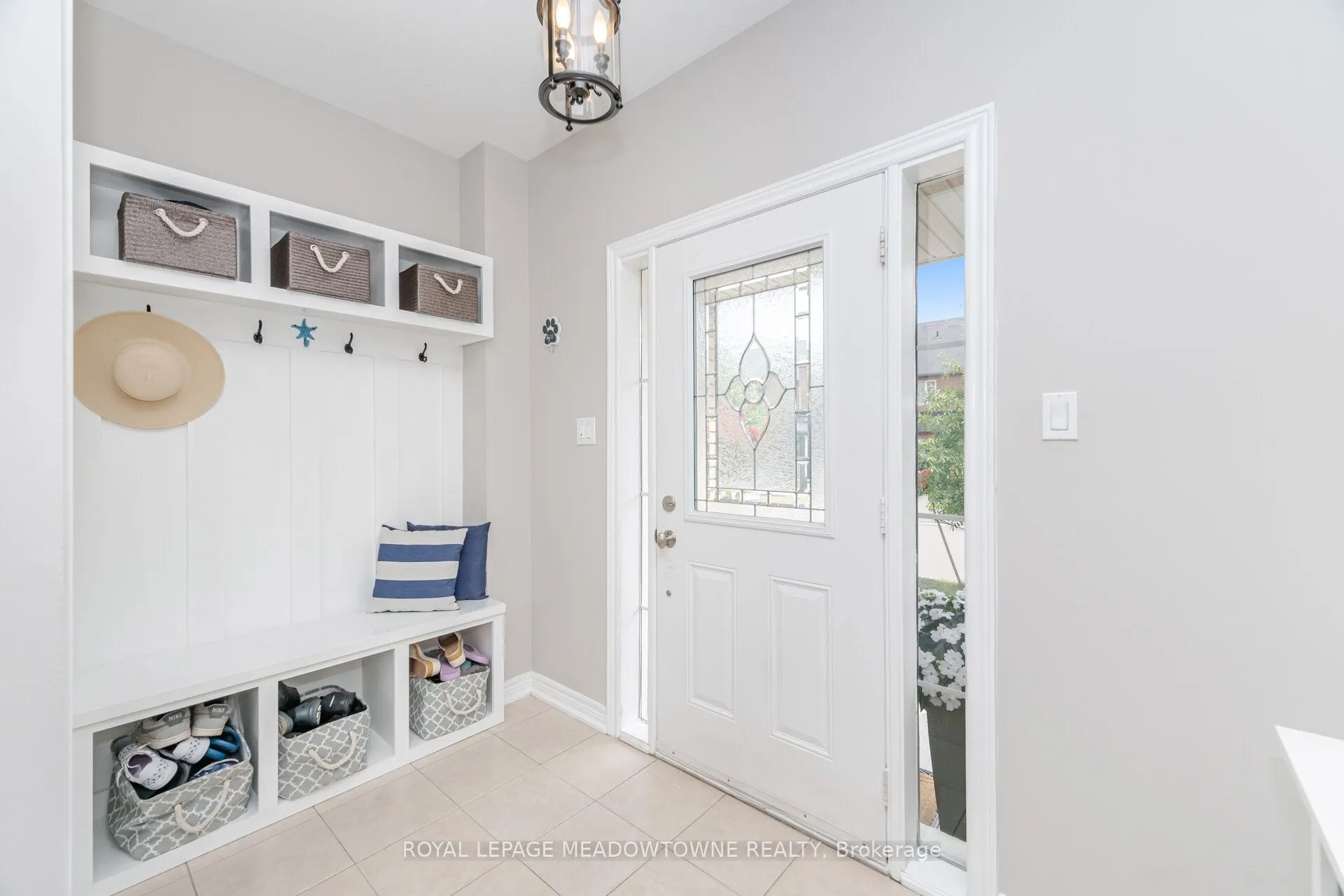 345 Bussel Crescent