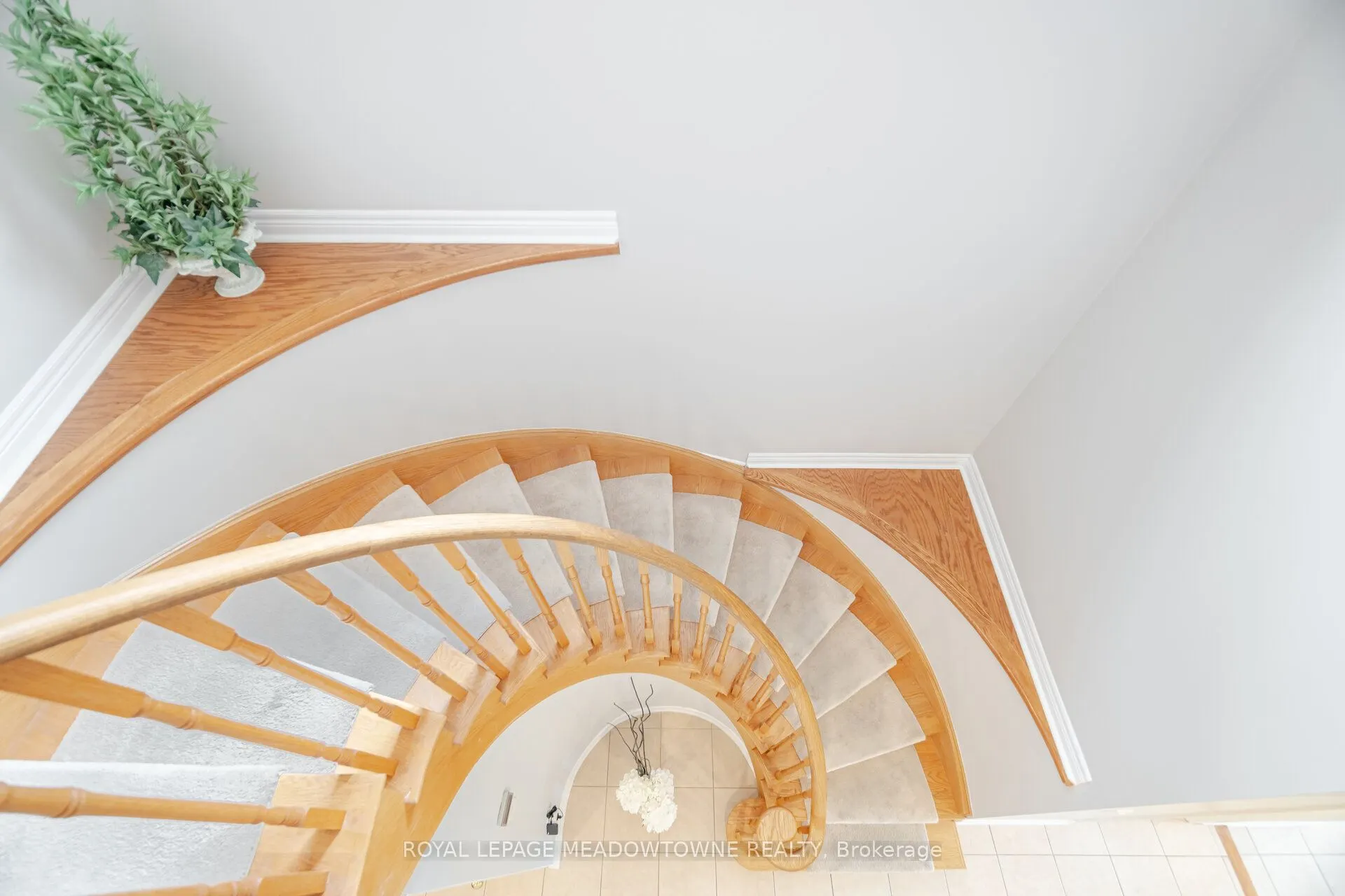 345 Bussel Crescent