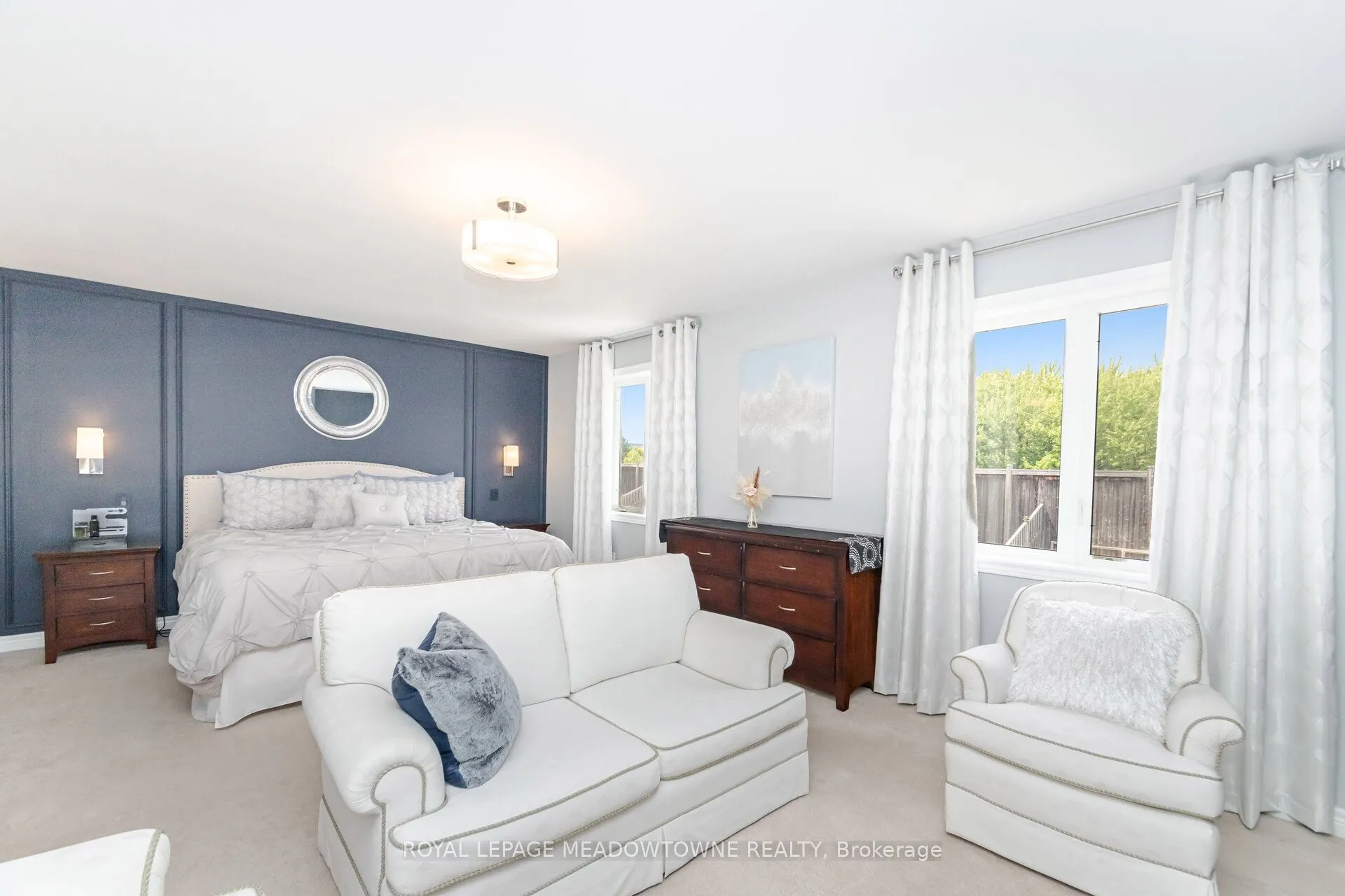 345 Bussel Crescent