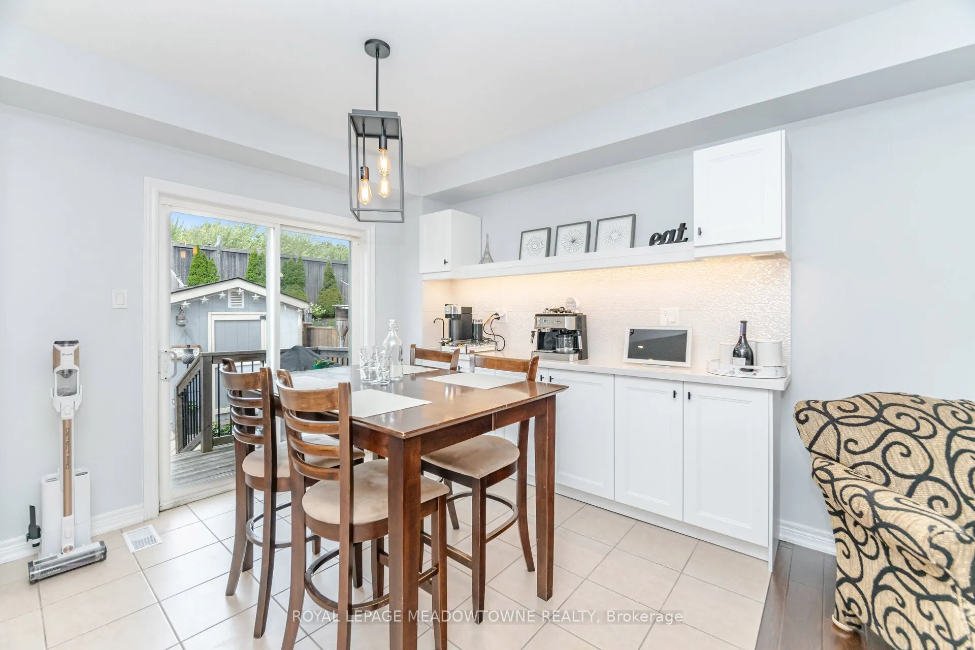 345 Bussel Crescent