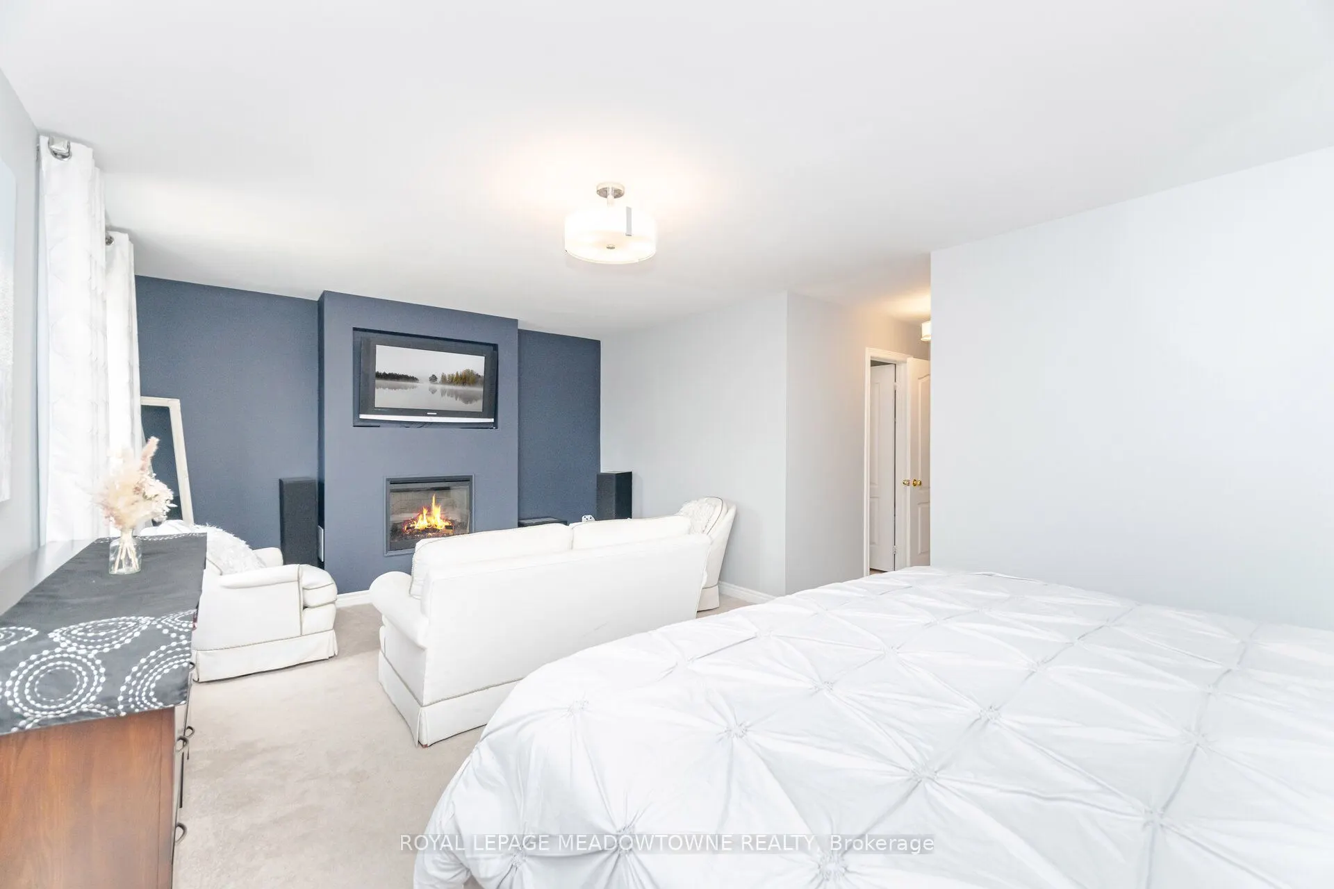 345 Bussel Crescent