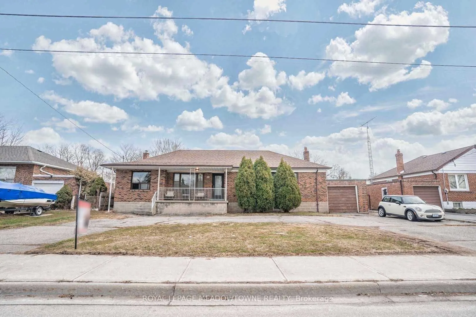 634 Hyacinthe Boulevard