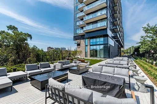 86 Dundas Street E, #1620