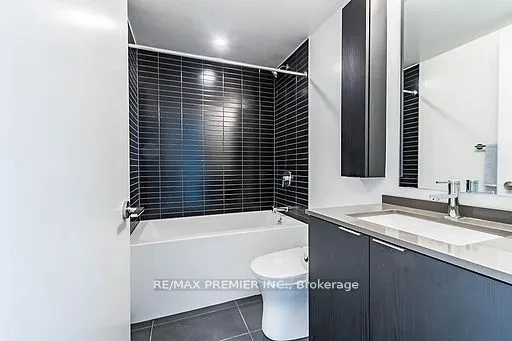 86 Dundas Street E, #1620