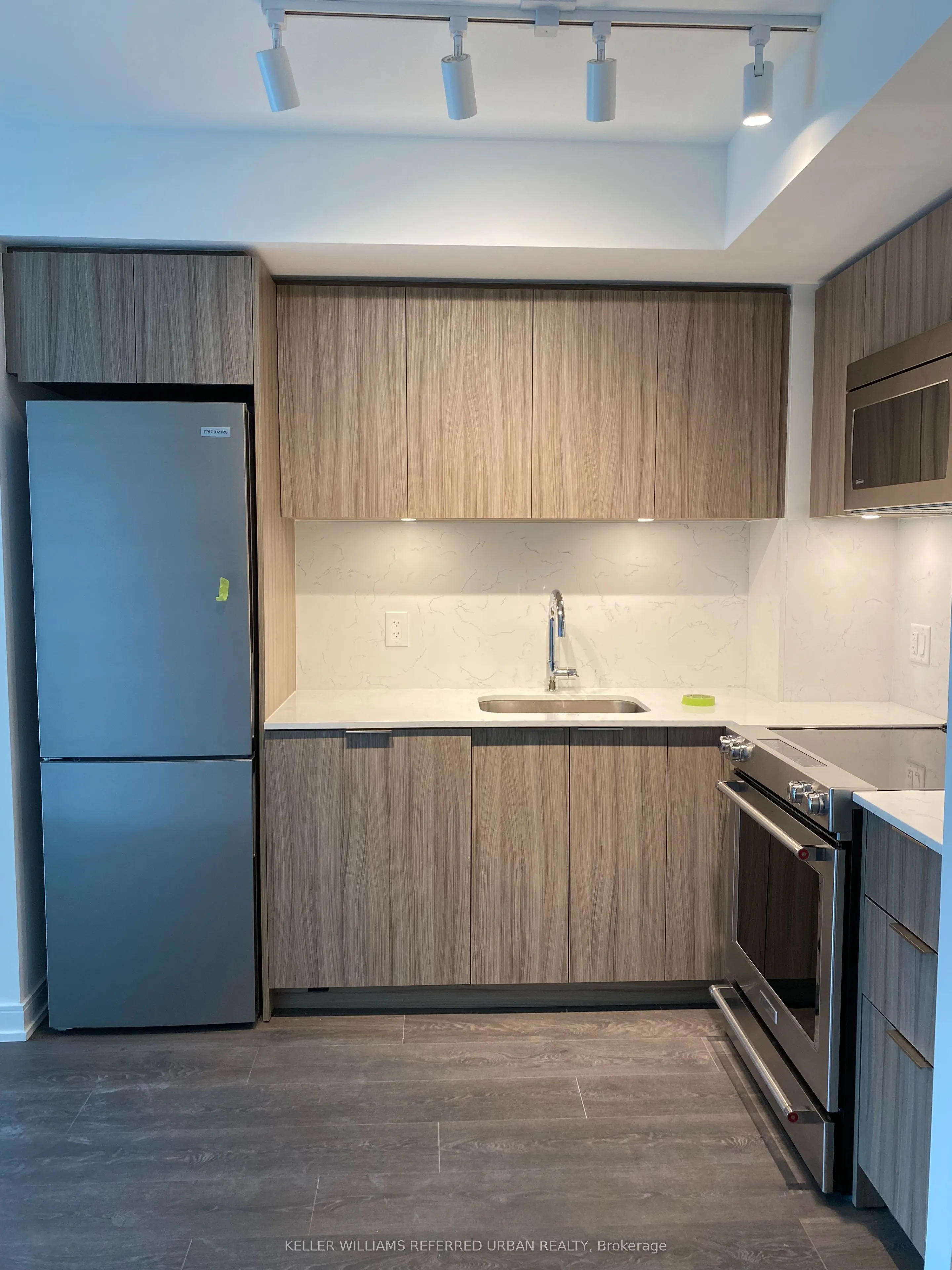 30 Samuel Wood Way, #401
