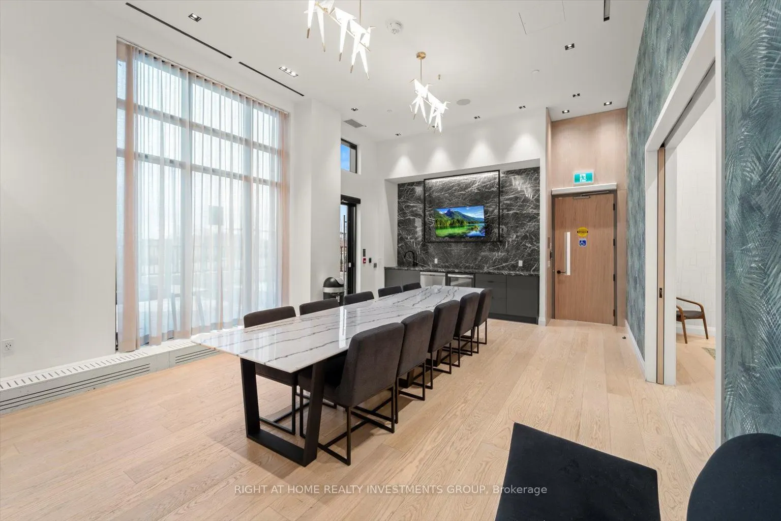 60 George Butchart Drive, #506