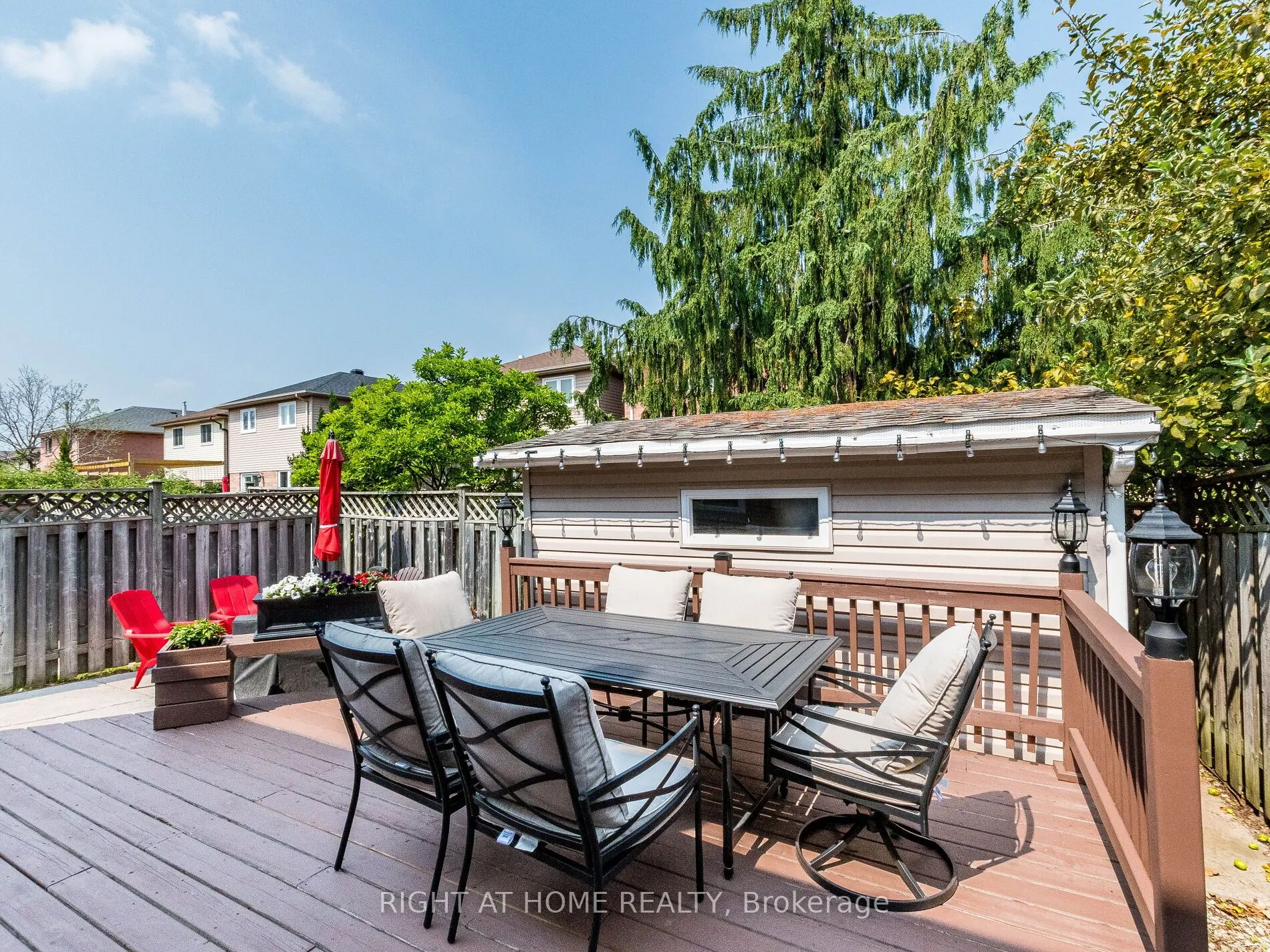 3306 Columbine Crescent