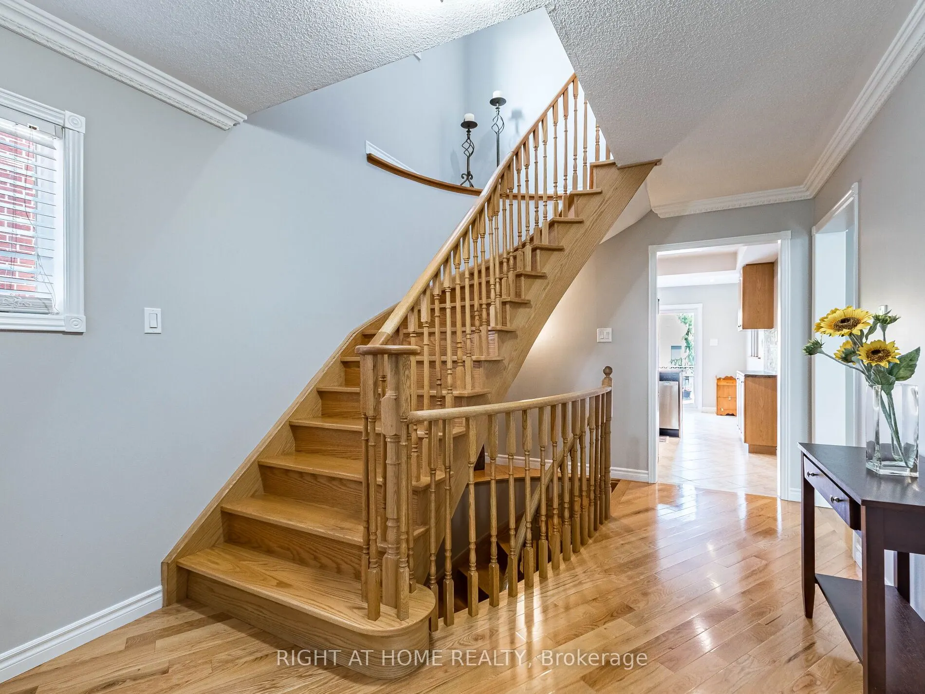 3306 Columbine Crescent