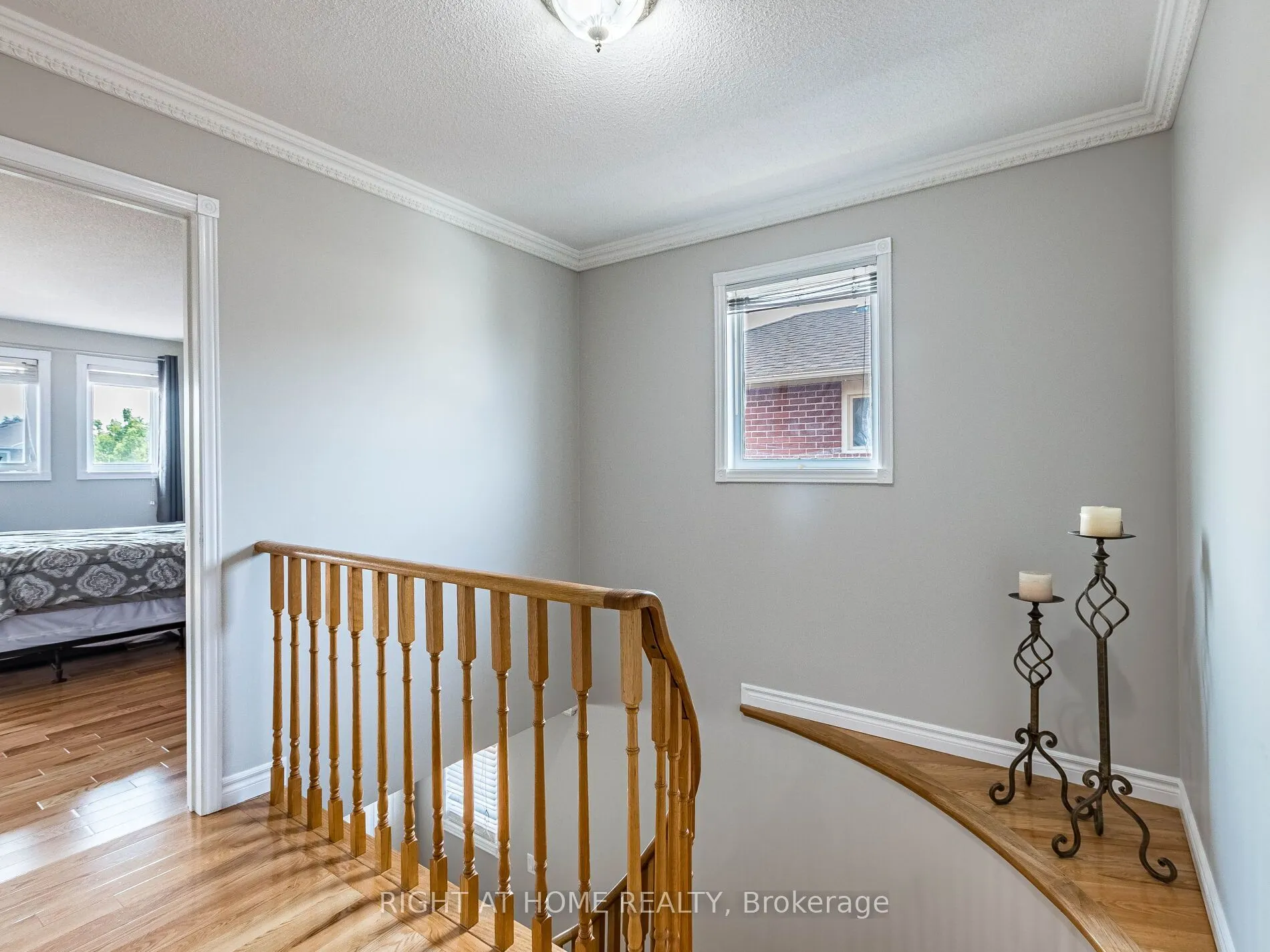 3306 Columbine Crescent